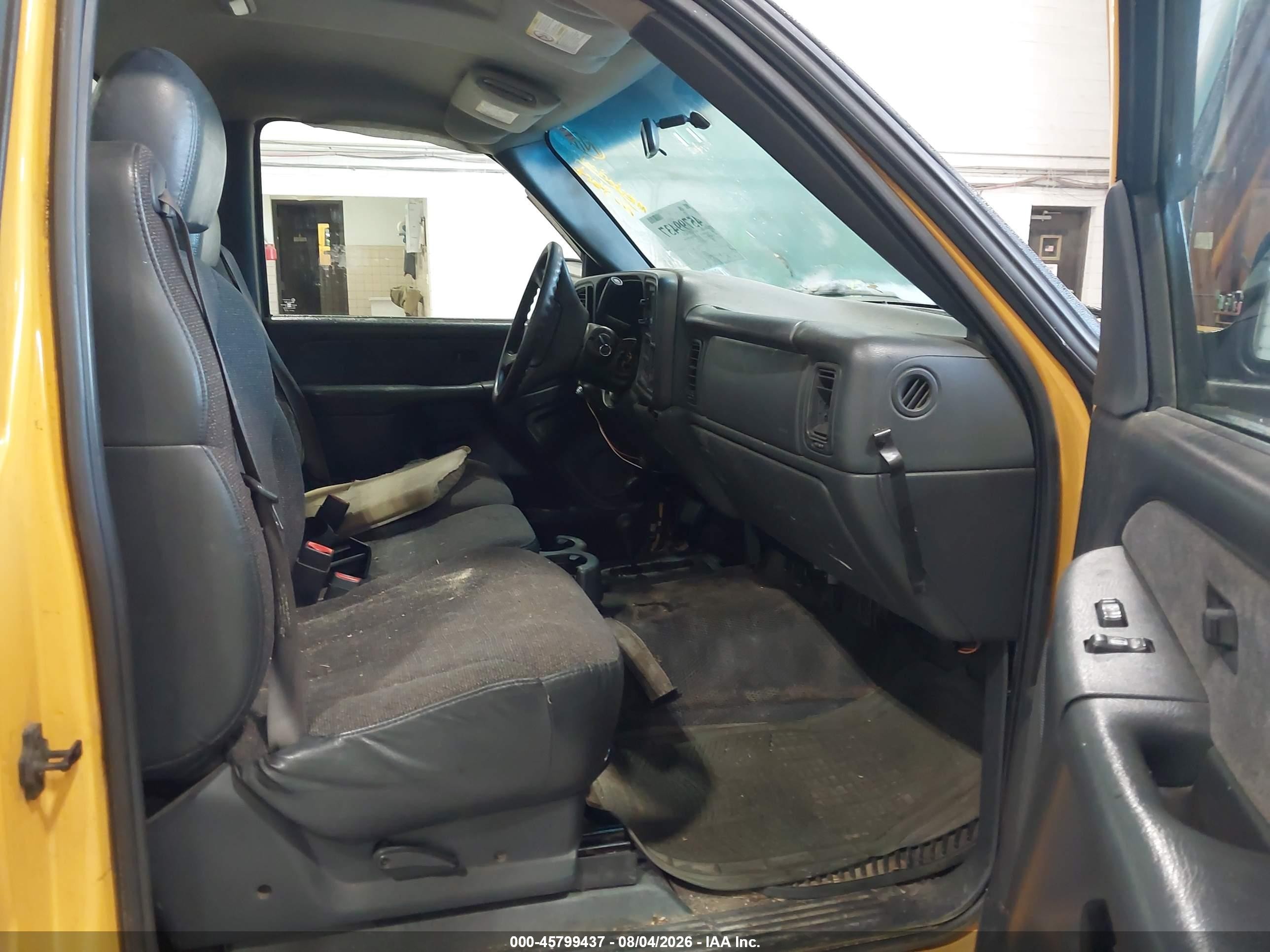 2002 Chevrolet Silverado 2500hd   Yellow vin: 1GCHK24U32Z252622