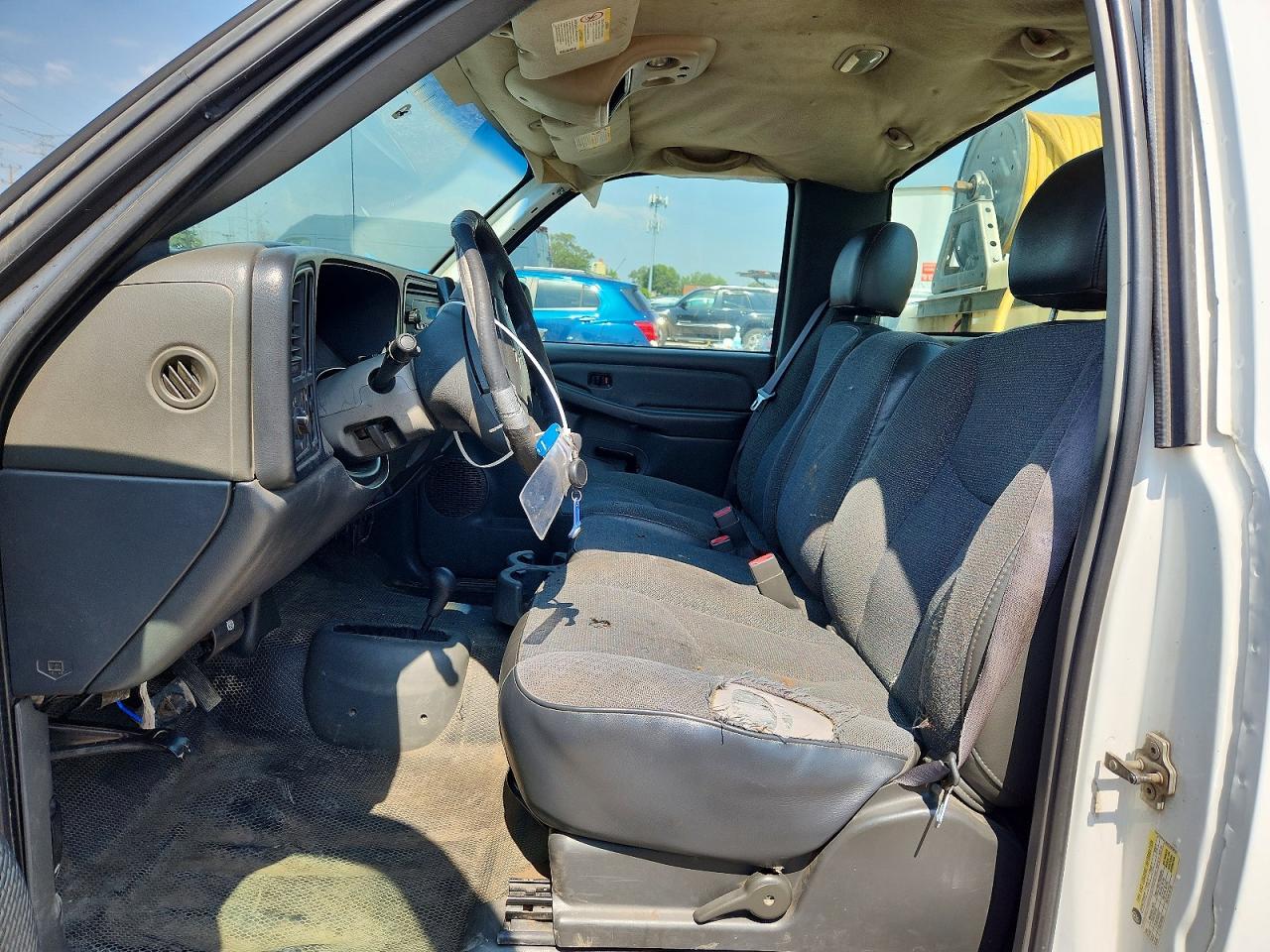 2006 Chevrolet Silverado K2500 Heavy Duty White vin: 1GCHK24U46E265022