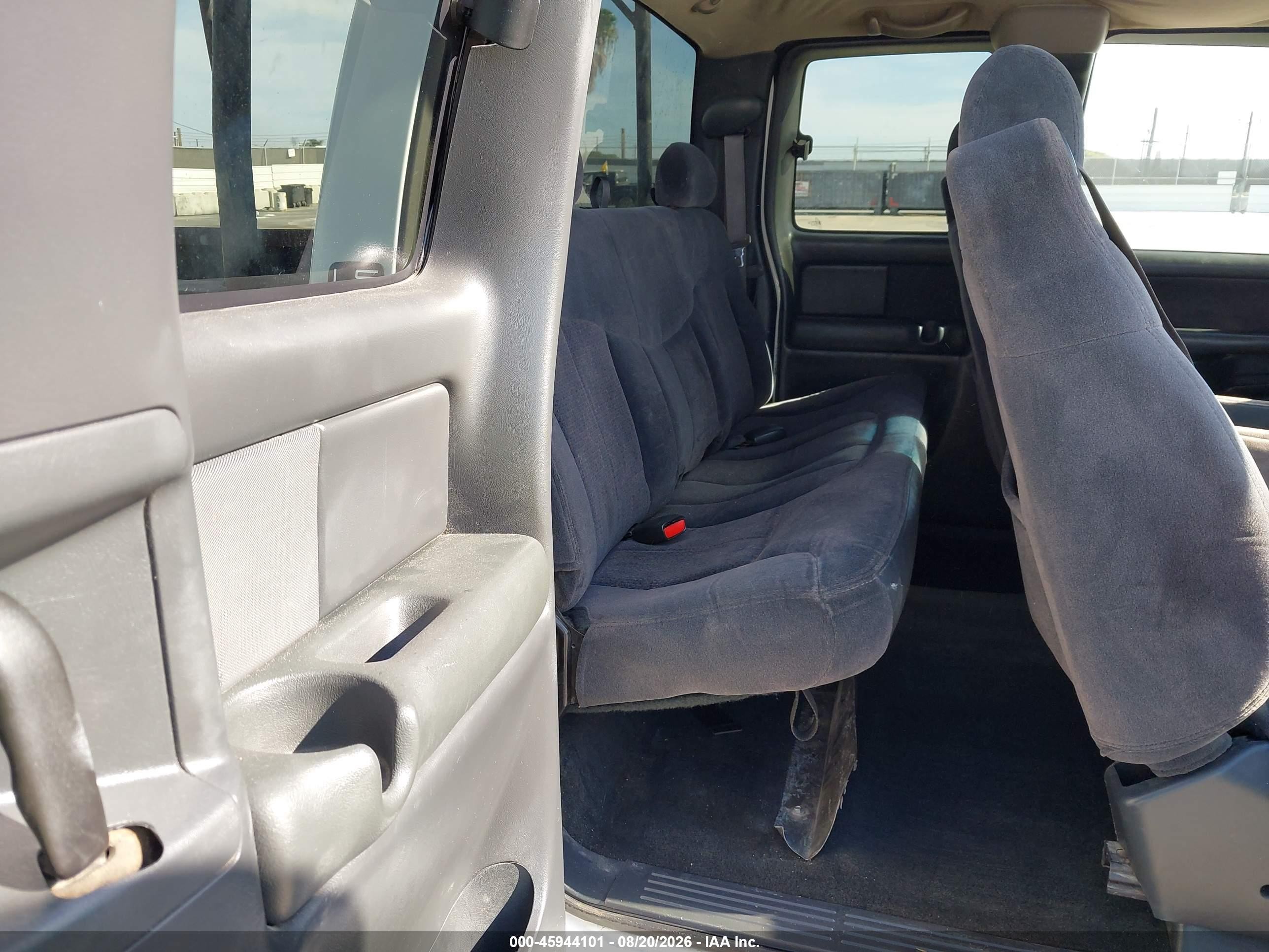 2001 Chevrolet Silverado 2500hd Ls White vin: 1GCHK29161E229209