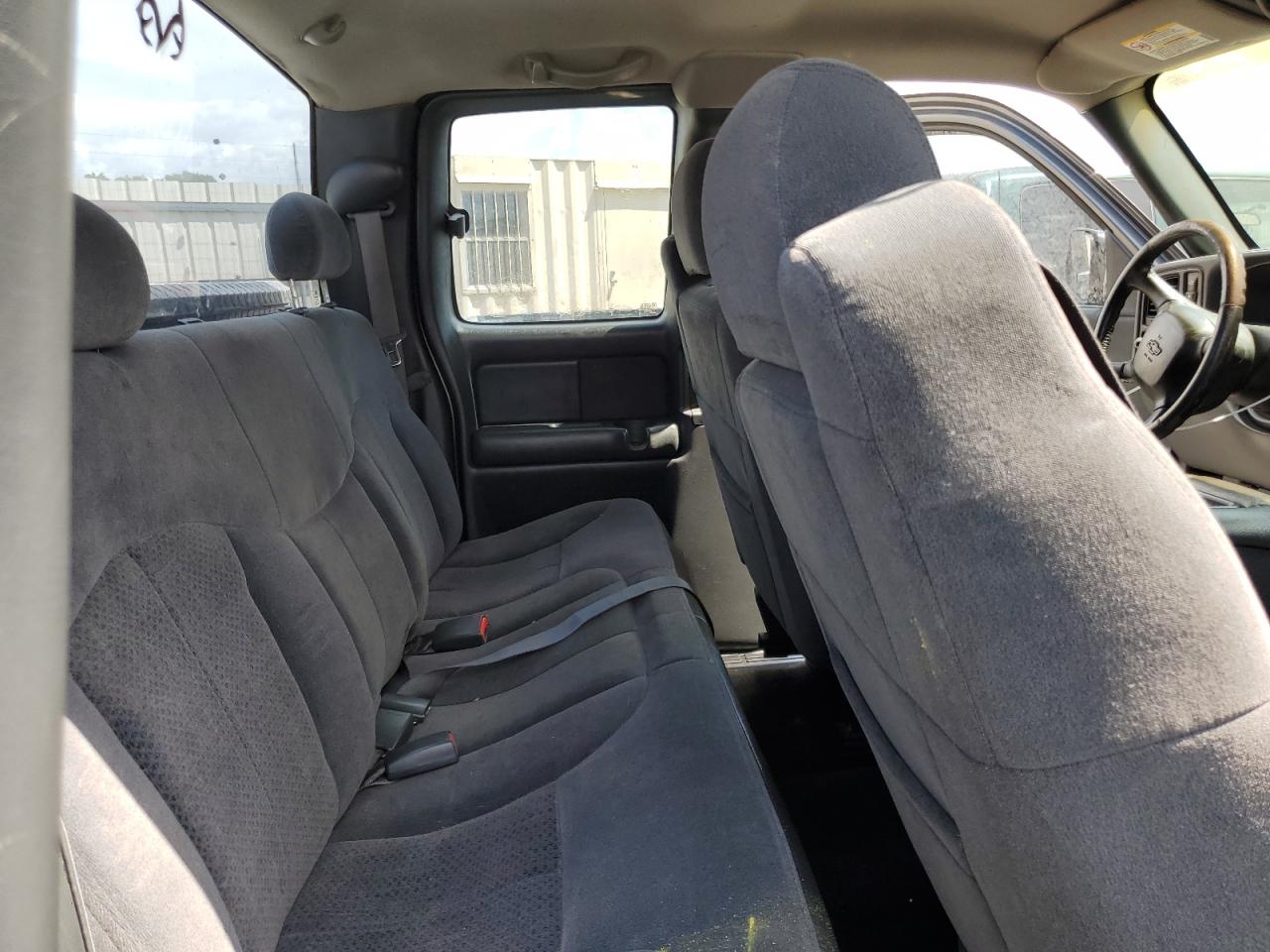 2002 Chevrolet Silverado K2500 Heavy Duty Gray vin: 1GCHK29192E181271