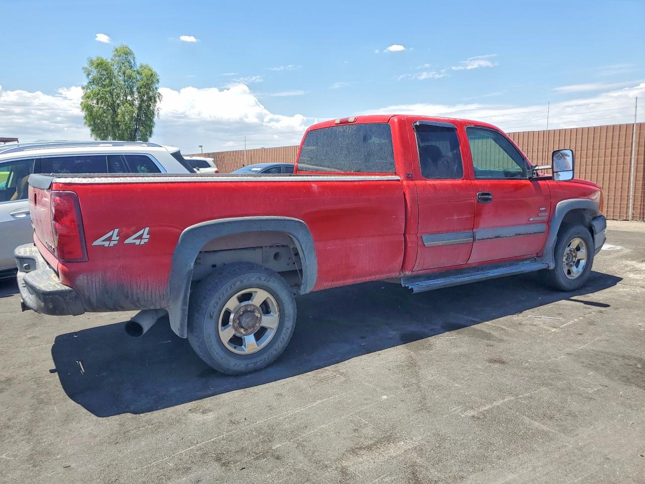 2003 Chevrolet Silverado K2500 Heavy Duty Red vin: 1GCHK291X3E145509