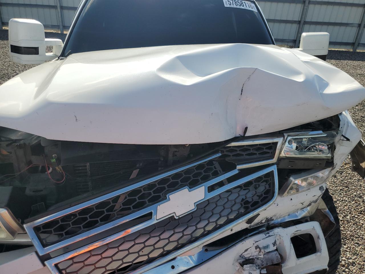 2005 Chevrolet Silverado K2500 Heavy Duty White vin: 1GCHK29265E290364