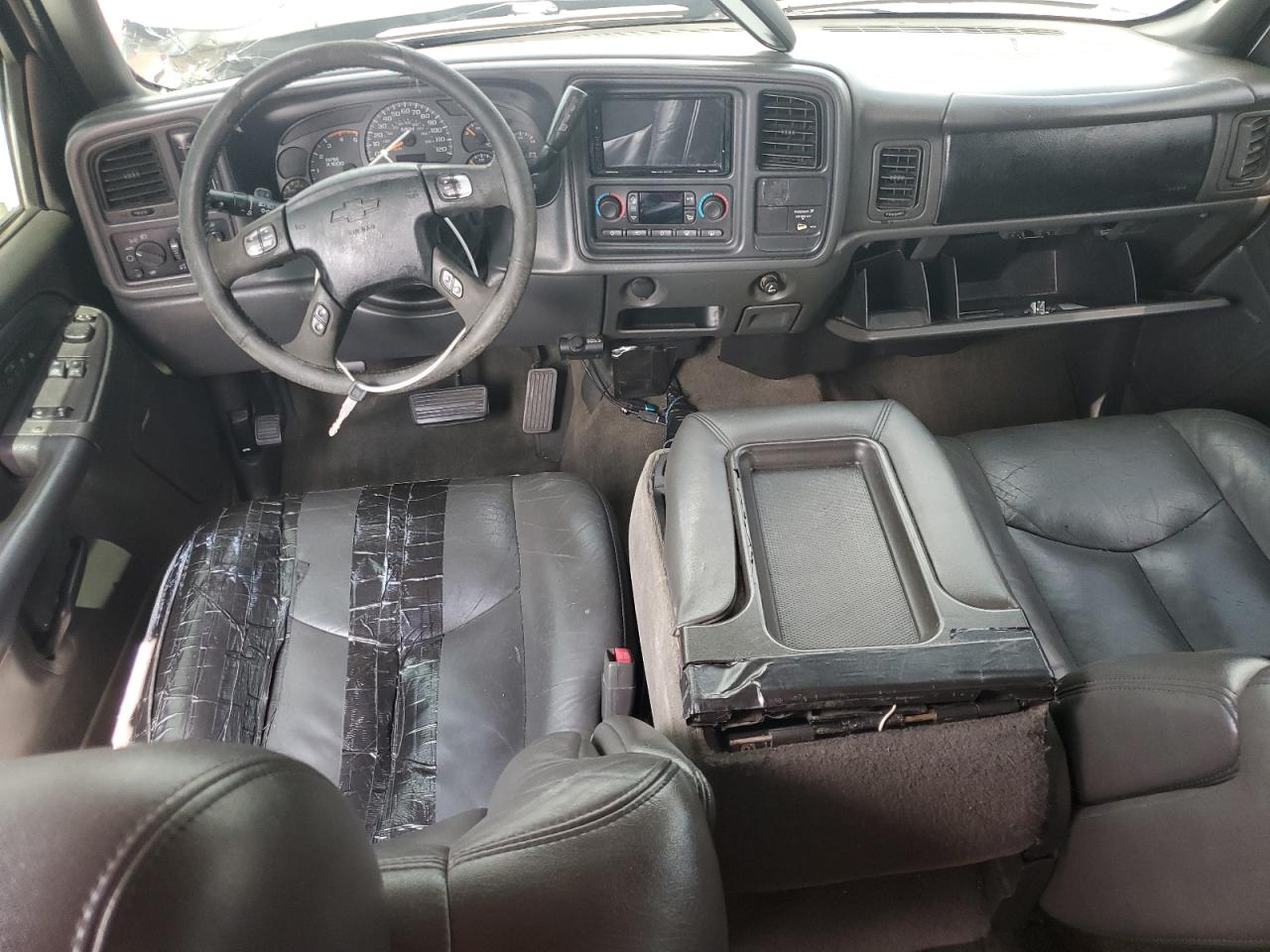 2005 Chevrolet Silverado K2500 Heavy Duty White vin: 1GCHK29265E290364