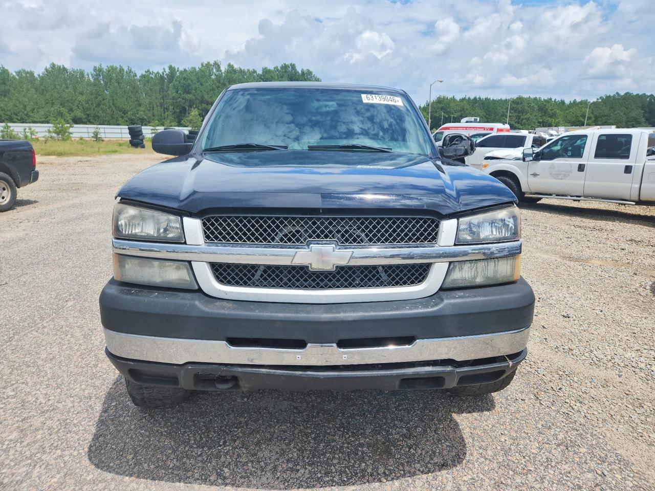 2005 Chevrolet Silverado K2500 Heavy Duty White vin: 1GCHK29275E343718