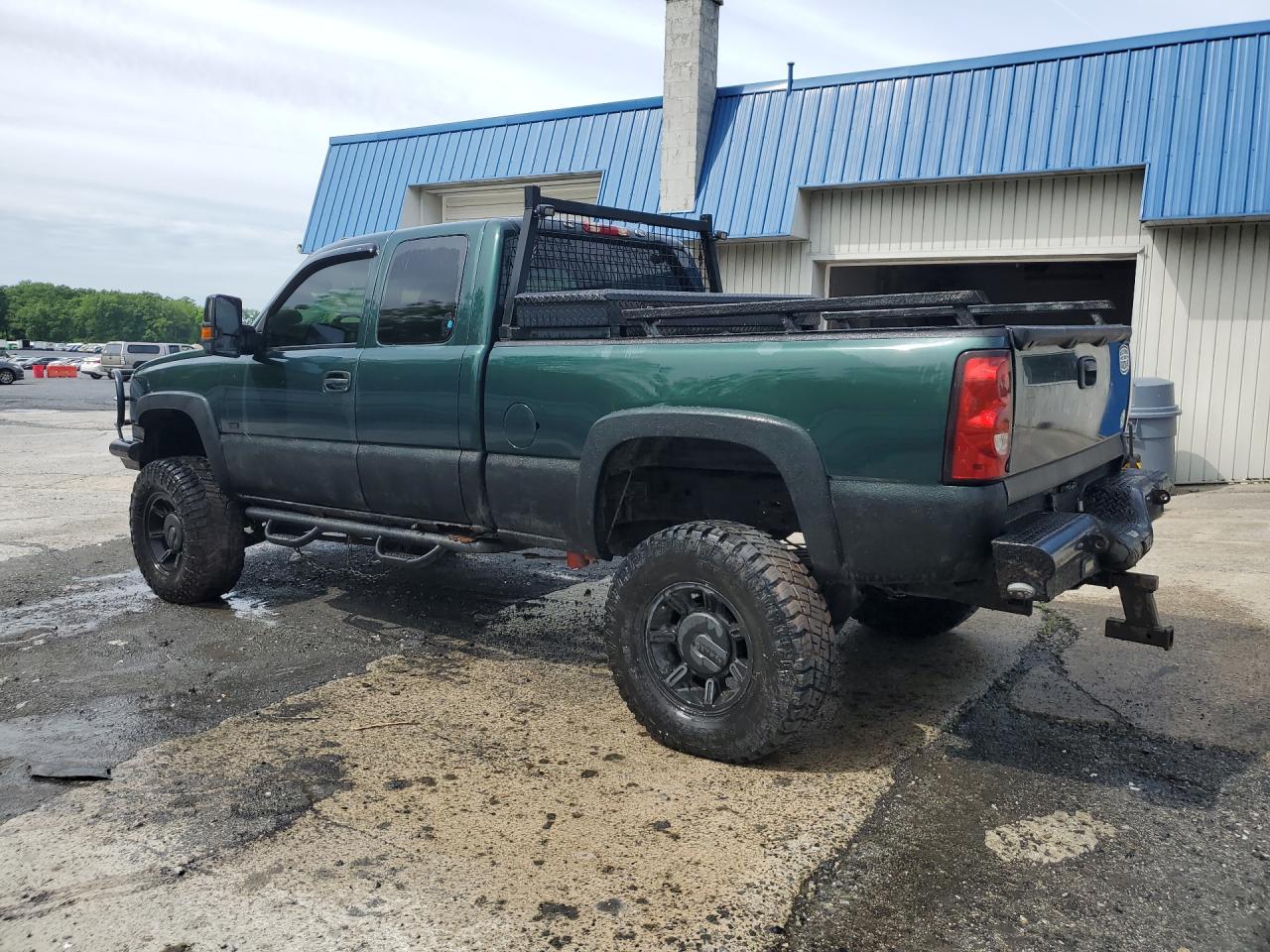 2004 Chevrolet Silverado K2500 Heavy Duty Green vin: 1GCHK29284E306644 Damage: Left Rocker Panel, Rust, Severe Damage