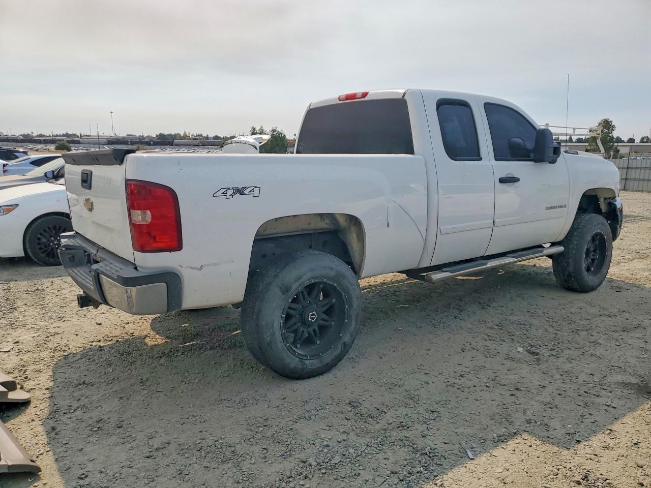 2007 Chevrolet Silverado K2500 Heavy Duty Белый vin: 1GCHK29647E575800