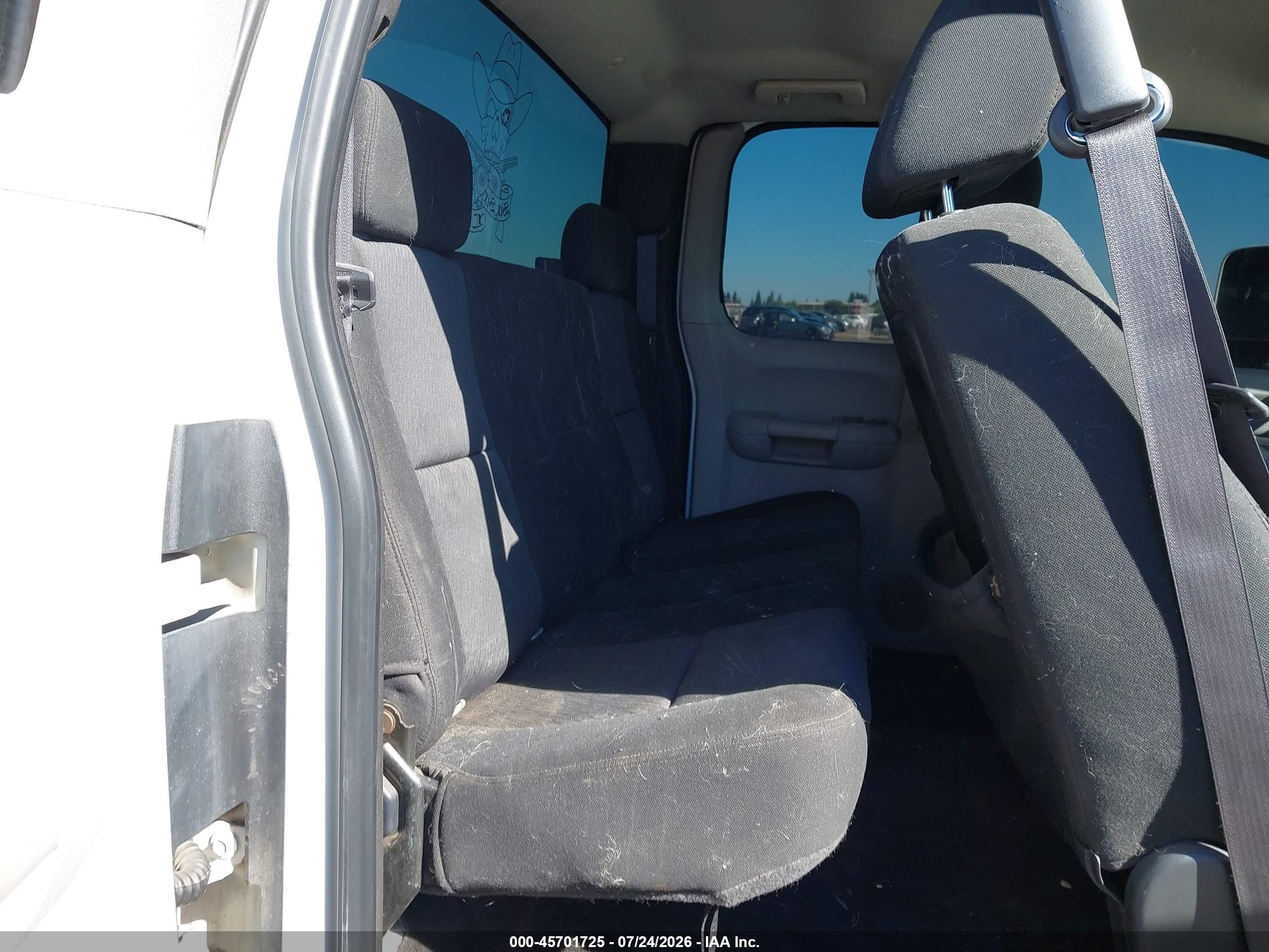 2007 Chevrolet Silverado 2500hd Work Truck White vin: 1GCHK29677E577248