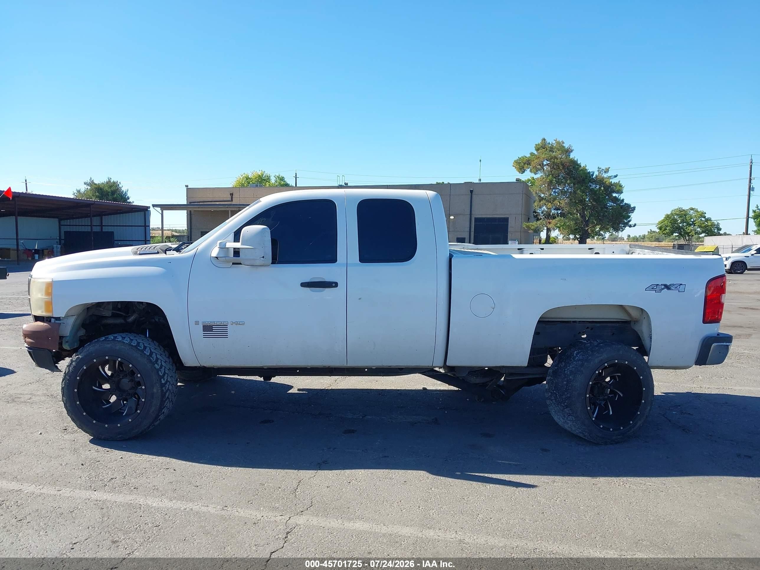 2007 Chevrolet Silverado 2500hd Work Truck White vin: 1GCHK29677E577248