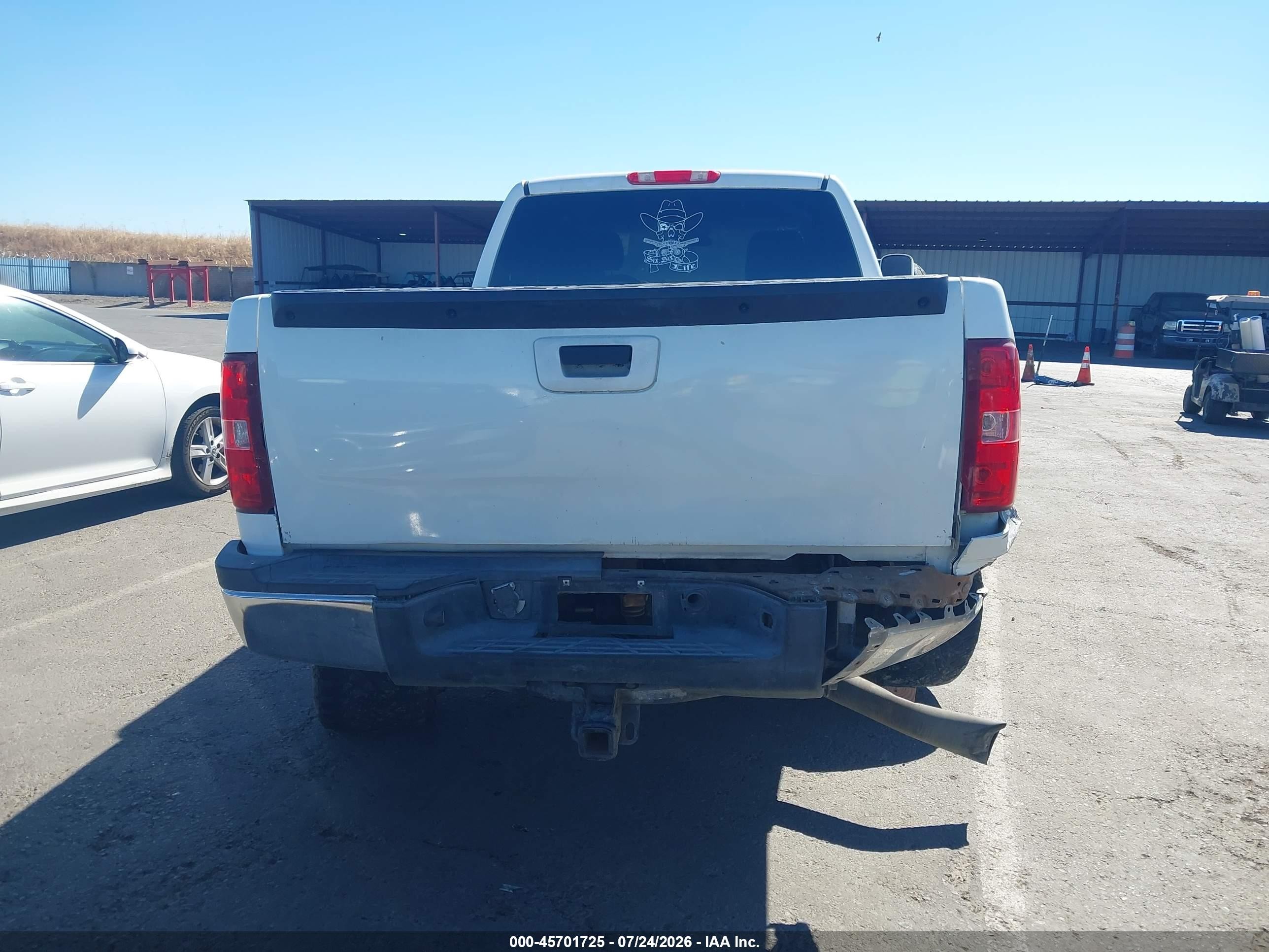 2007 Chevrolet Silverado 2500hd Work Truck White vin: 1GCHK29677E577248