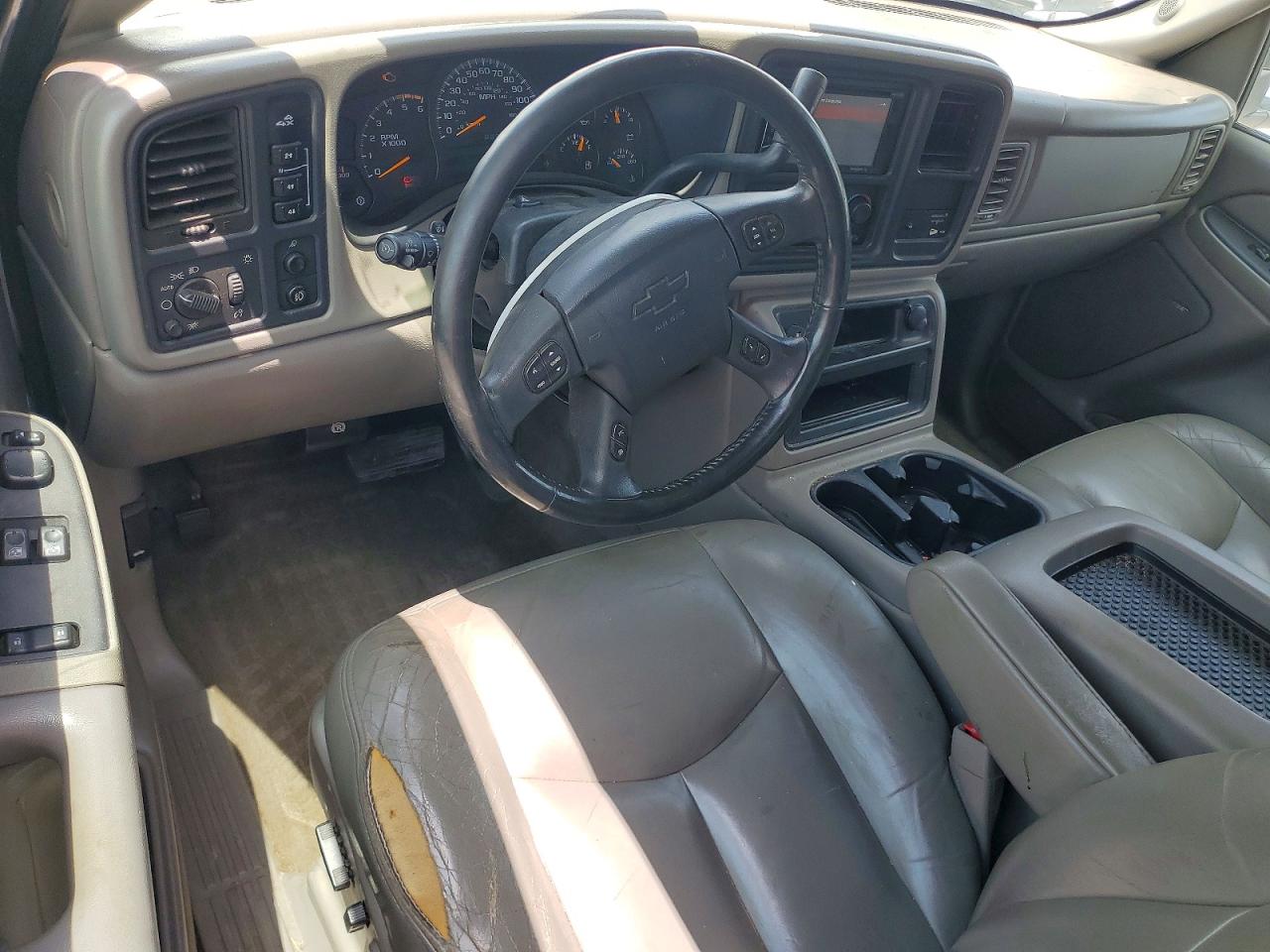 2005 Chevrolet Silverado K2500 Heavy Duty White vin: 1GCHK29G85E174580