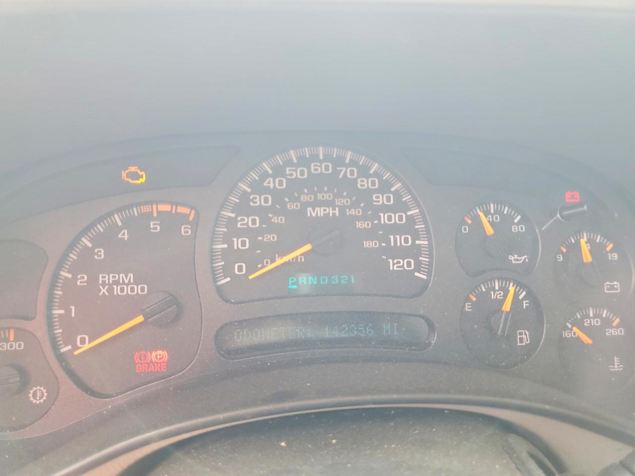 2005 Chevrolet Silverado K2500 Heavy Duty White vin: 1GCHK29G85E174580