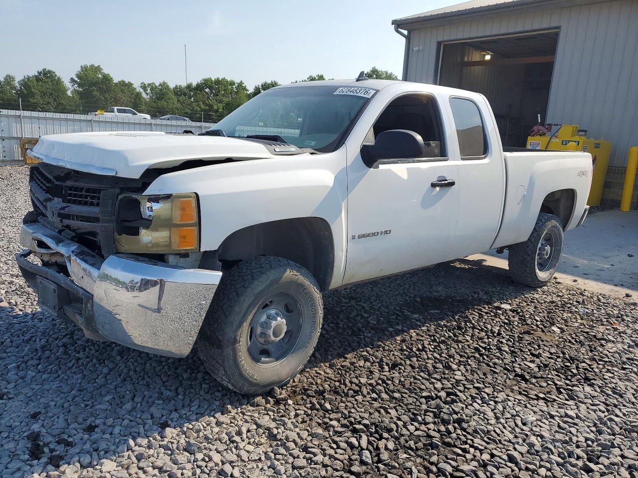 2008 Chevrolet Silverado K2500 Heavy Duty White vin: 1GCHK29K18E102192