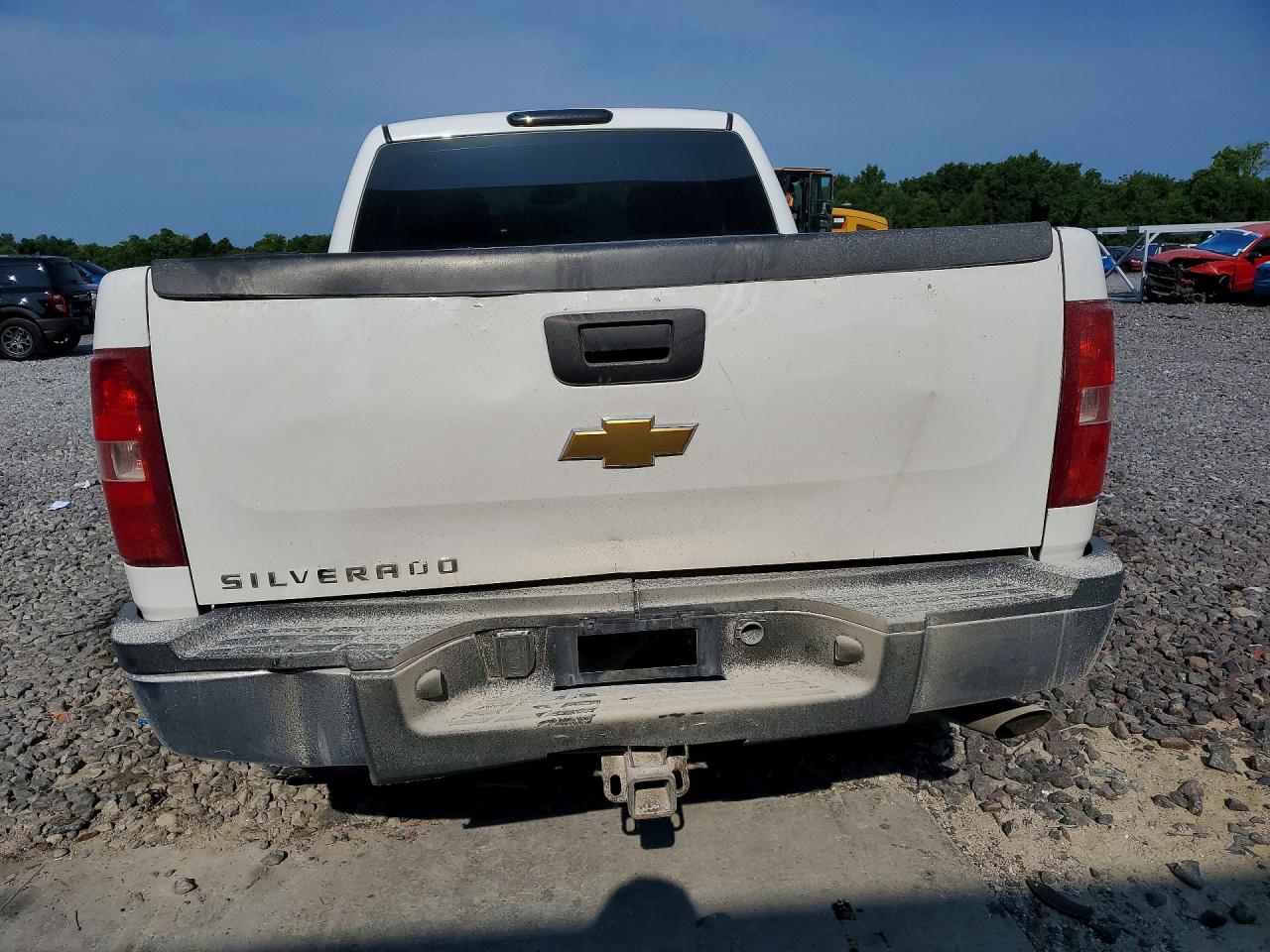 2008 Chevrolet Silverado K2500 Heavy Duty White vin: 1GCHK29K18E102192