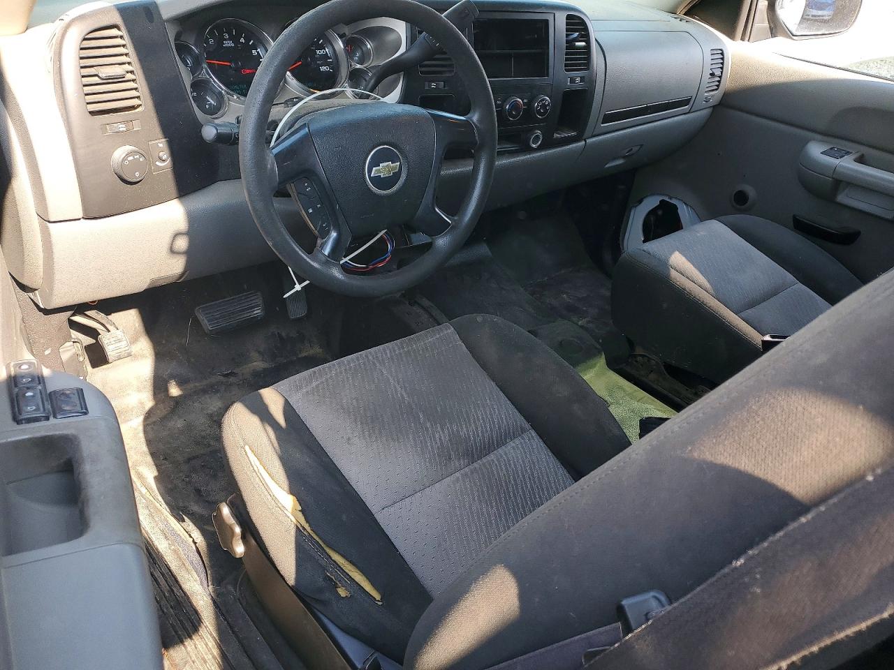 2008 Chevrolet Silverado K2500 Heavy Duty White vin: 1GCHK29K18E102192