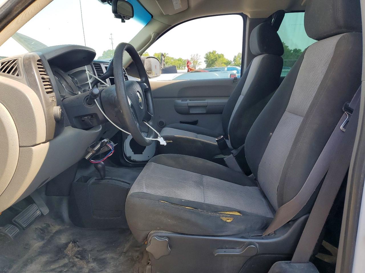 2008 Chevrolet Silverado K2500 Heavy Duty White vin: 1GCHK29K18E102192