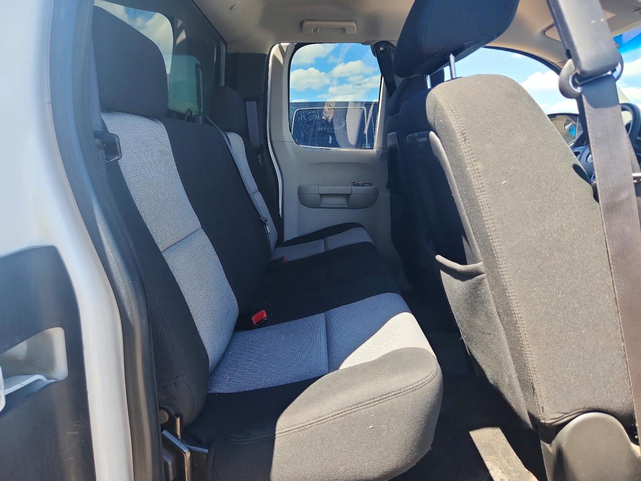 2008 Chevrolet Silverado K2500 Heavy Duty White vin: 1GCHK29K28E209476