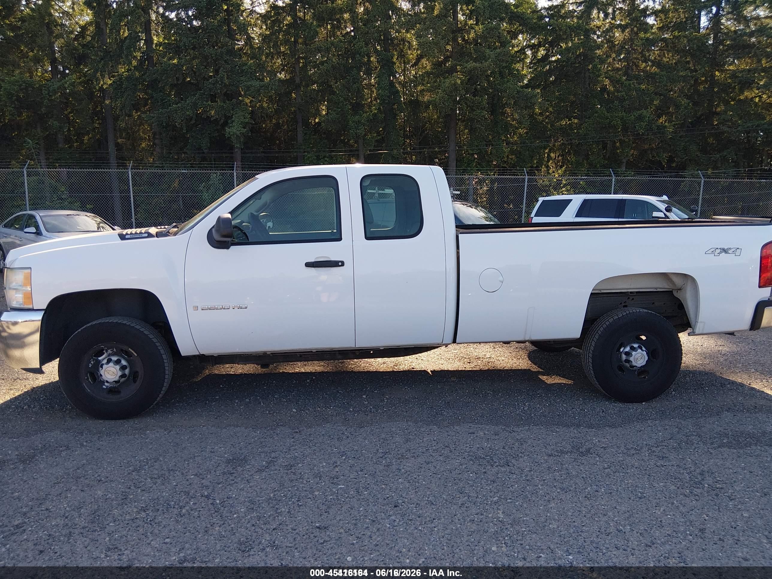 2008 Chevrolet Silverado 2500hd Work Truck White vin: 1GCHK29K48E178974