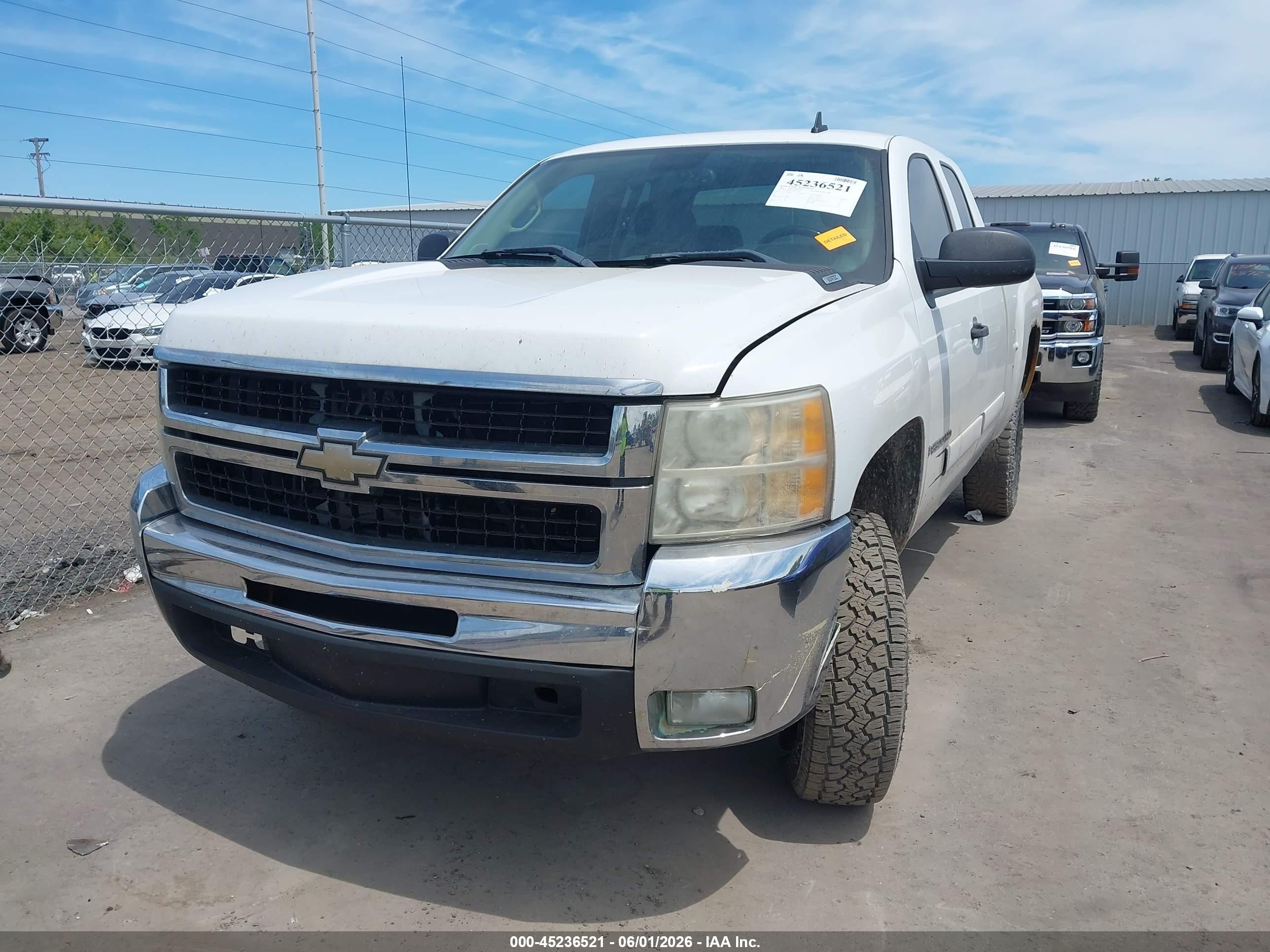 2008 Chevrolet Silverado 2500hd Lt1 White vin: 1GCHK29K58E107749