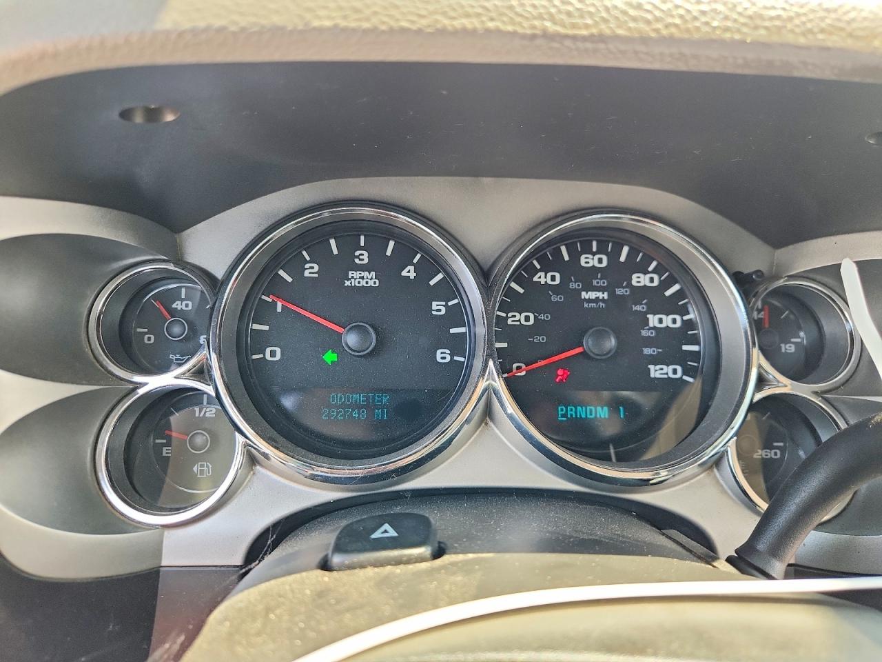 2007 Chevrolet Silverado K2500 Heavy Duty White vin: 1GCHK29K67E505745