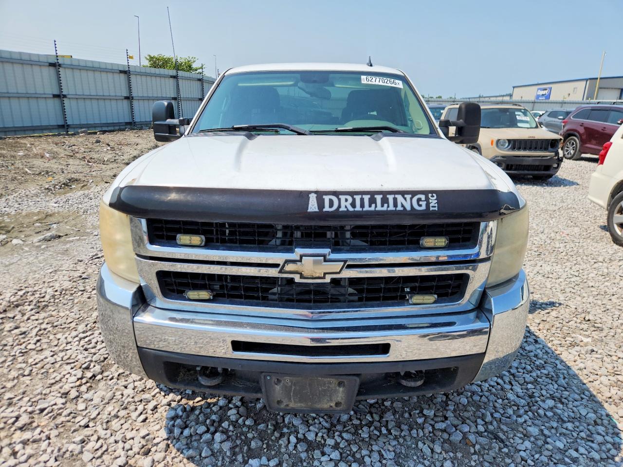 2007 Chevrolet Silverado K2500 Heavy Duty White vin: 1GCHK29K67E505745