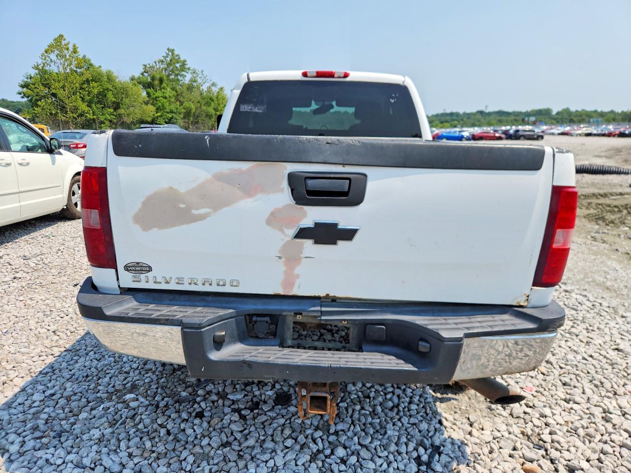 2007 Chevrolet Silverado K2500 Heavy Duty White vin: 1GCHK29K67E505745