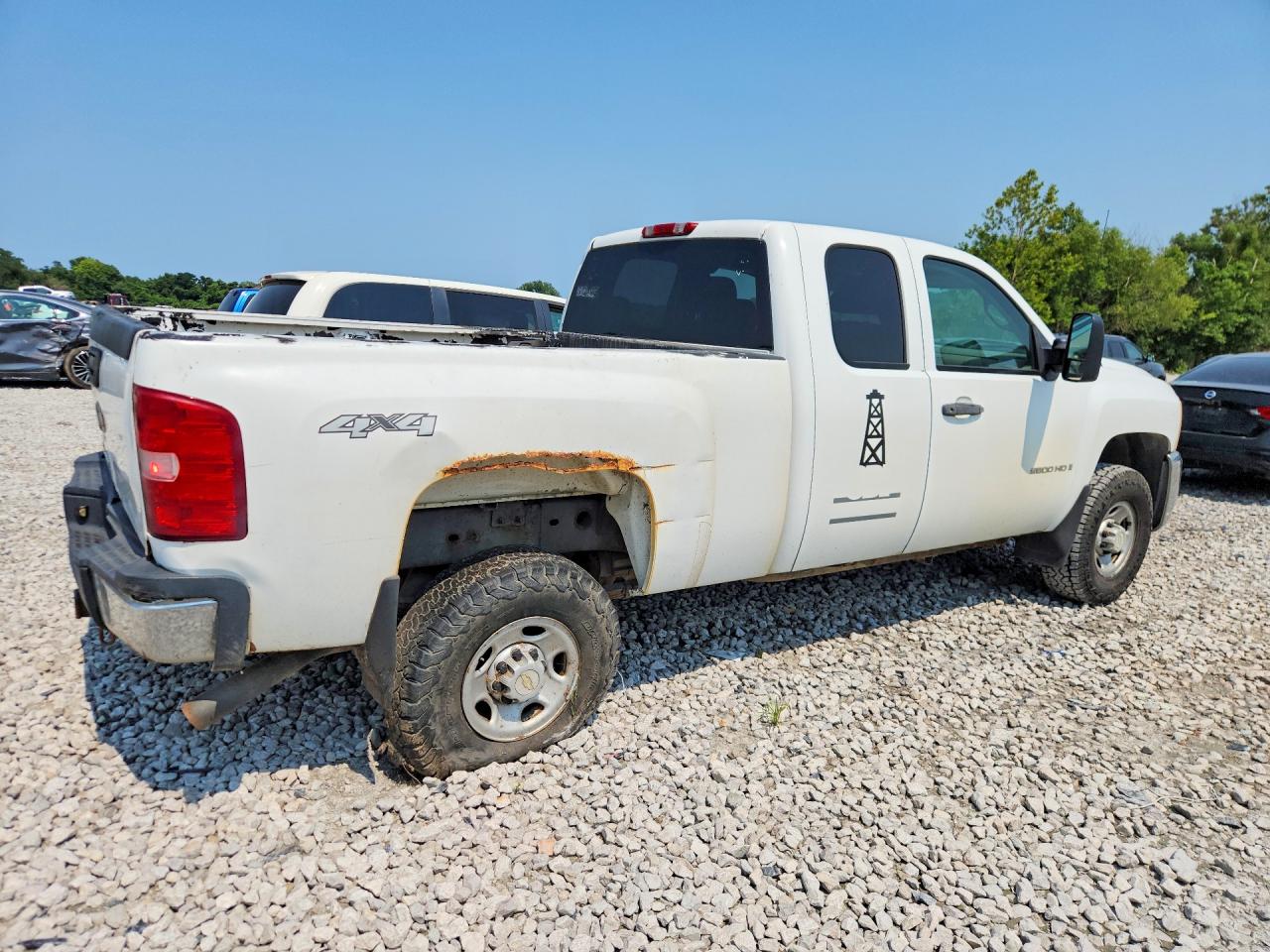 2007 Chevrolet Silverado K2500 Heavy Duty White vin: 1GCHK29K67E505745
