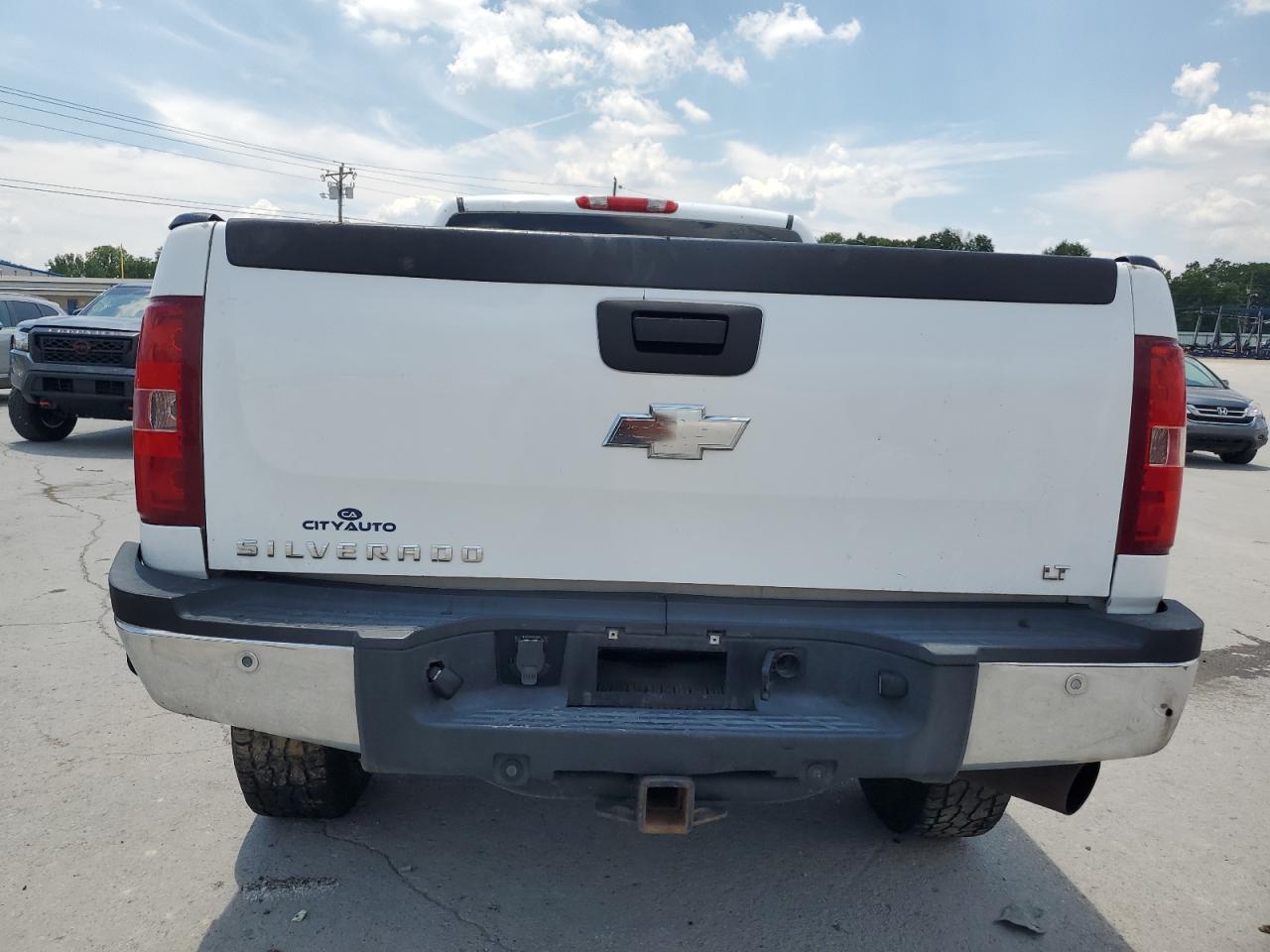 2008 Chevrolet Silverado K2500 Heavy Duty White vin: 1GCHK29K68E142767