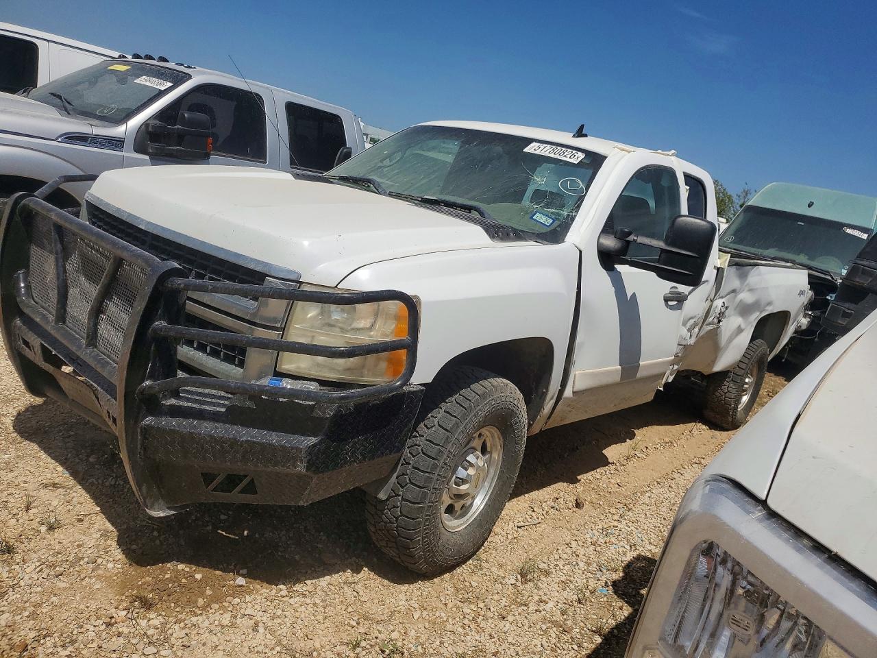 2008 Chevrolet Silverado K2500 Heavy Duty White vin: 1GCHK29KX8E114633
