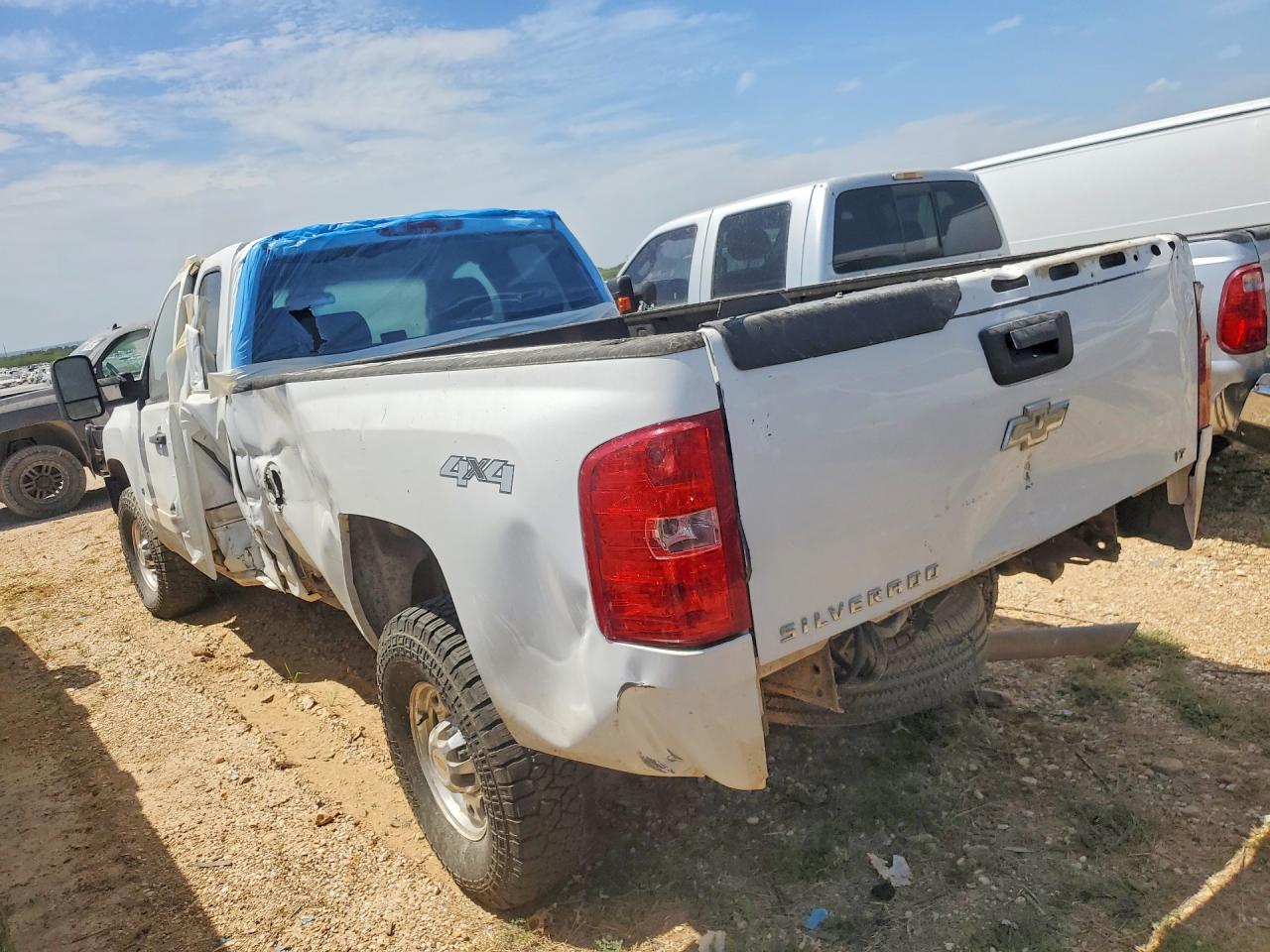 2008 Chevrolet Silverado K2500 Heavy Duty White vin: 1GCHK29KX8E114633
