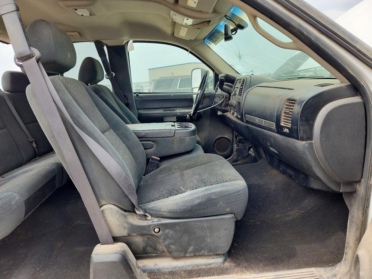 2008 Chevrolet Silverado K2500 Heavy Duty White vin: 1GCHK29KX8E114633