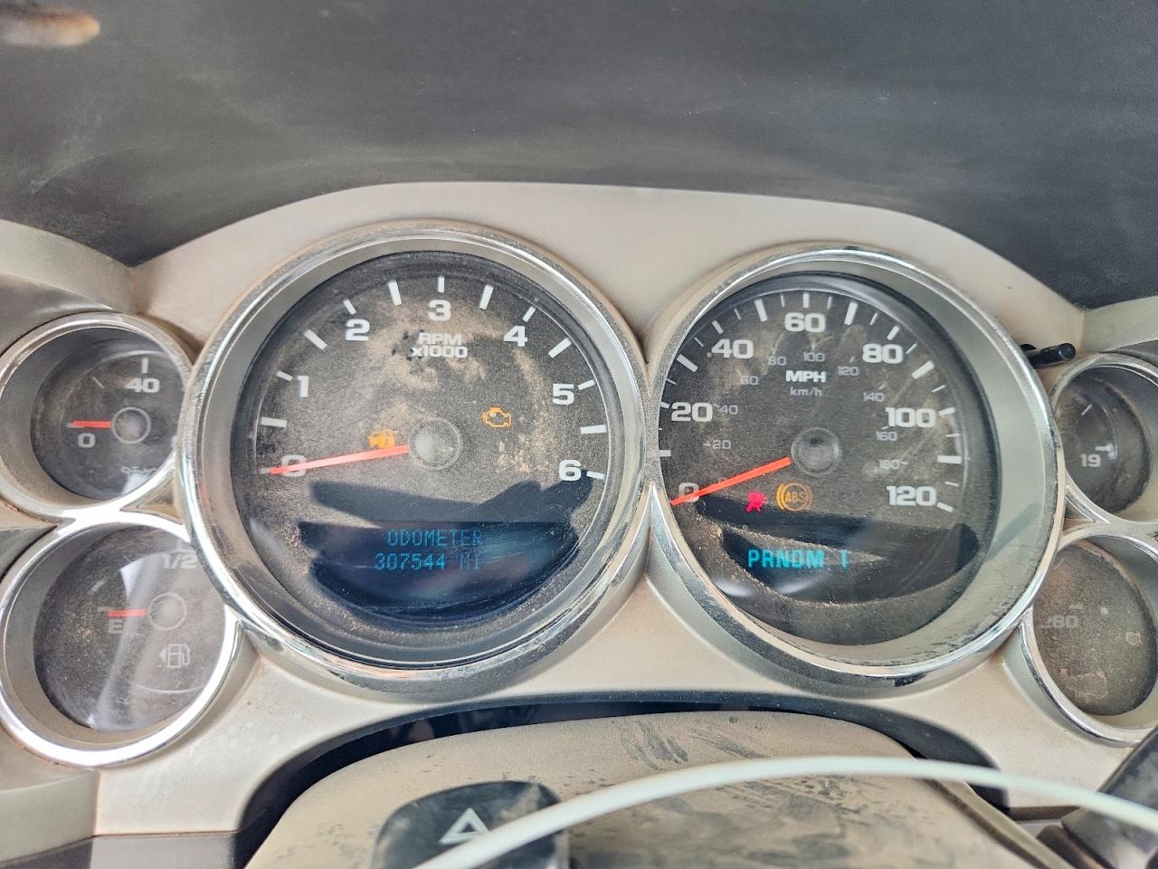 2008 Chevrolet Silverado K2500 Heavy Duty White vin: 1GCHK29KX8E114633