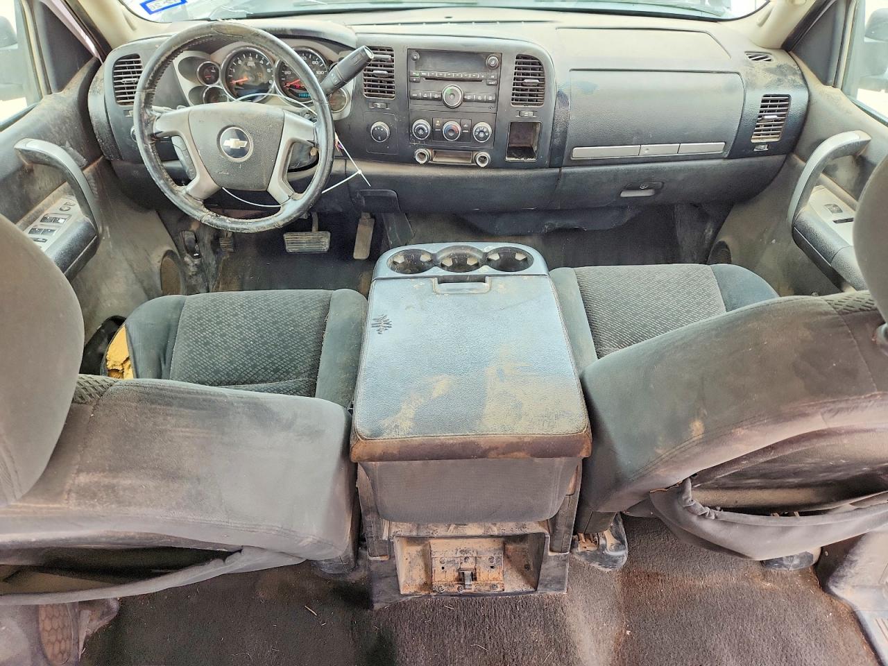 2008 Chevrolet Silverado K2500 Heavy Duty White vin: 1GCHK29KX8E114633