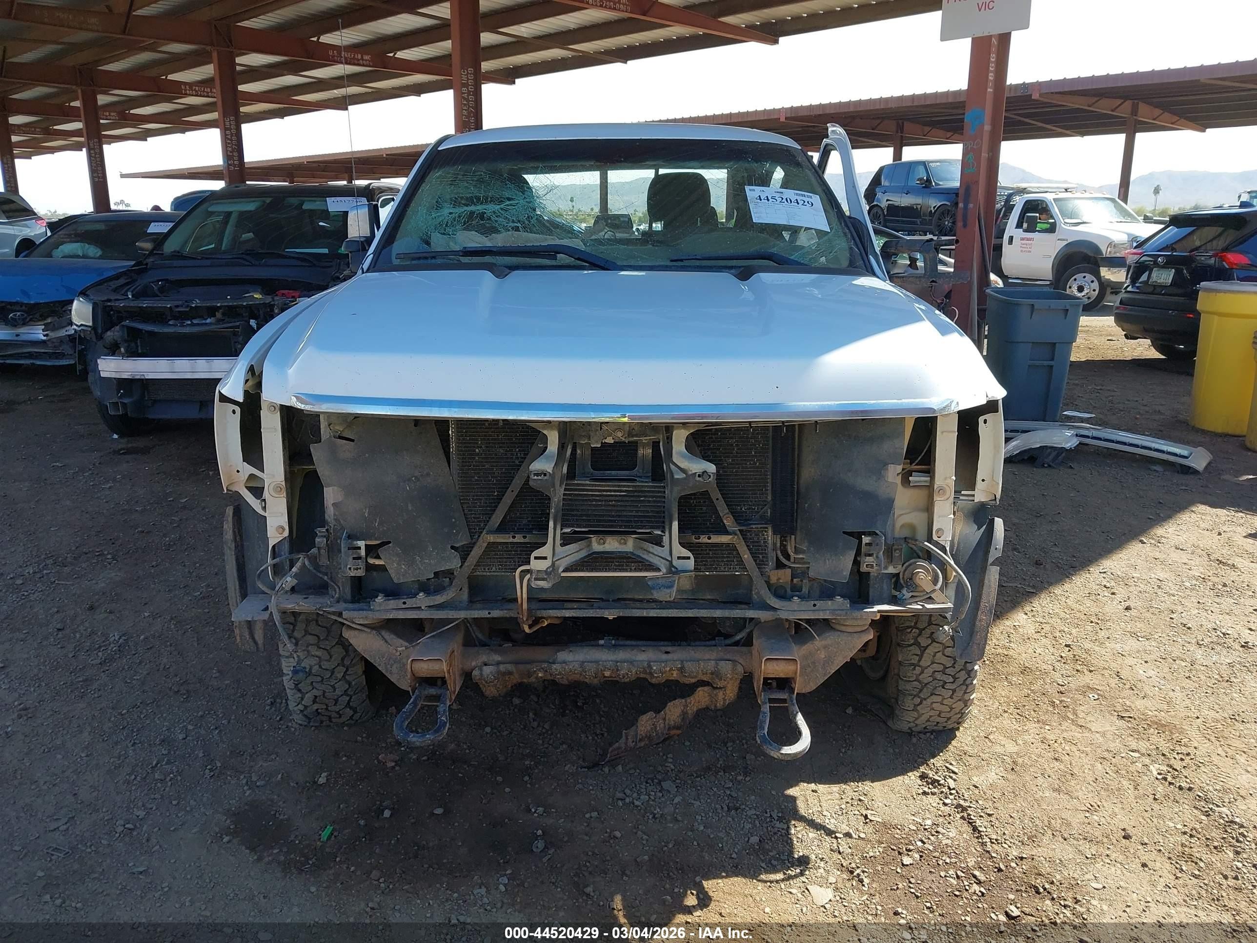 2008 Chevrolet Silverado 2500hd Work Truck White vin: 1GCHK29KX8E211735
