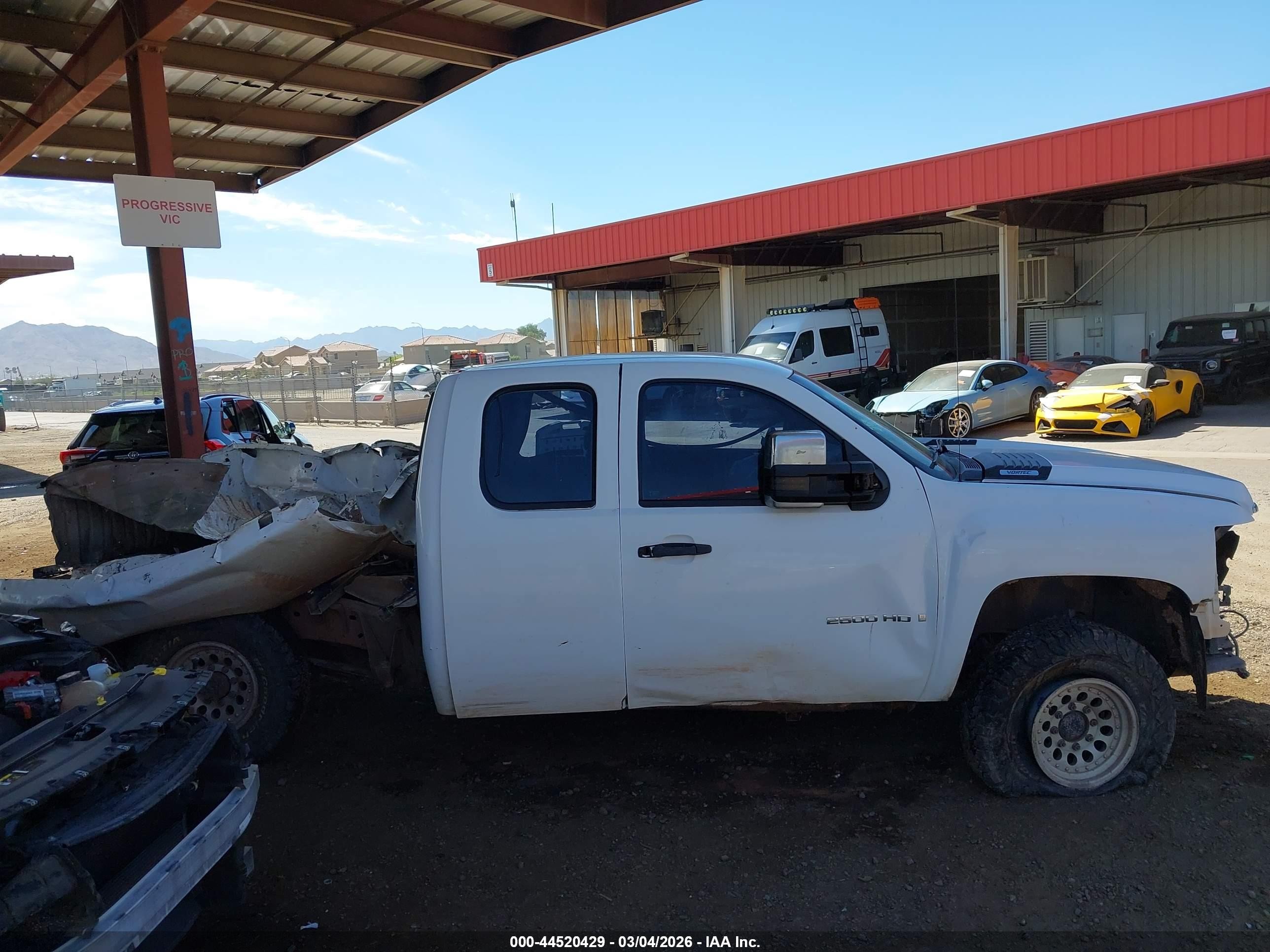 2008 Chevrolet Silverado 2500hd Work Truck White vin: 1GCHK29KX8E211735