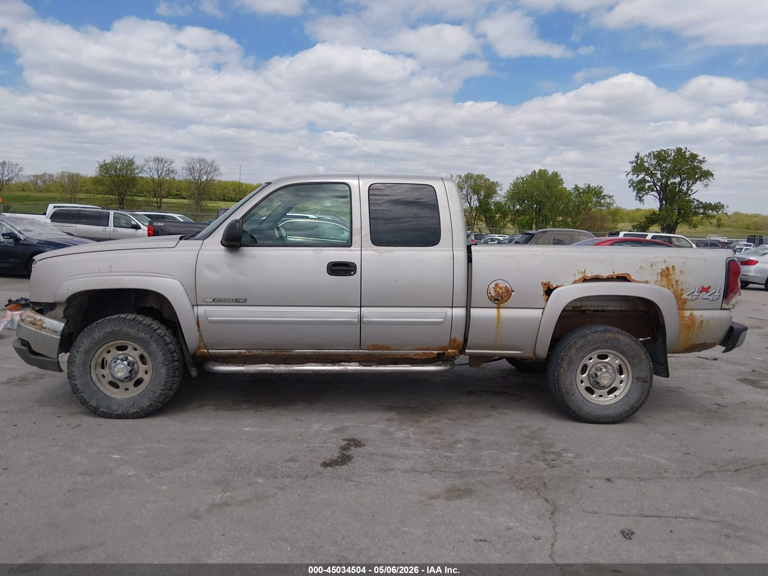 2004 Chevrolet Silverado 2500hd Ls Желто-коричневый vin: 1GCHK29U04E248188