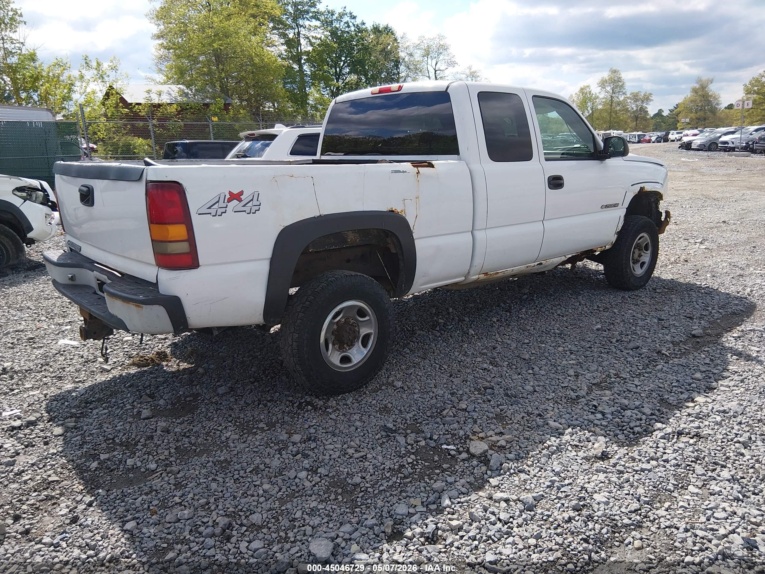 2005 Chevrolet Silverado 2500hd Work Truck White vin: 1GCHK29U45E280479
