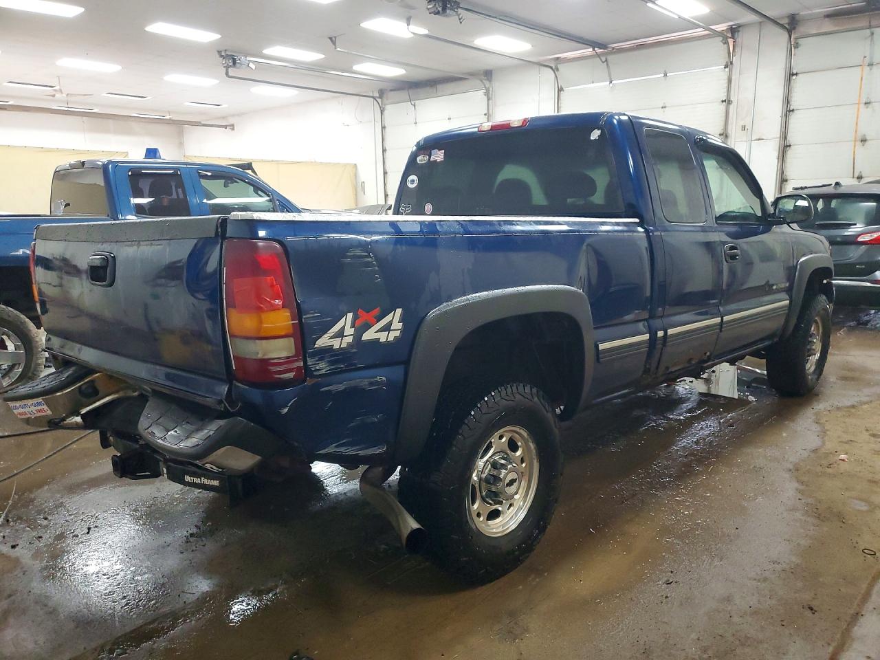 2002 Chevrolet Silverado K2500 Heavy Duty Синий vin: 1GCHK29U72E252641