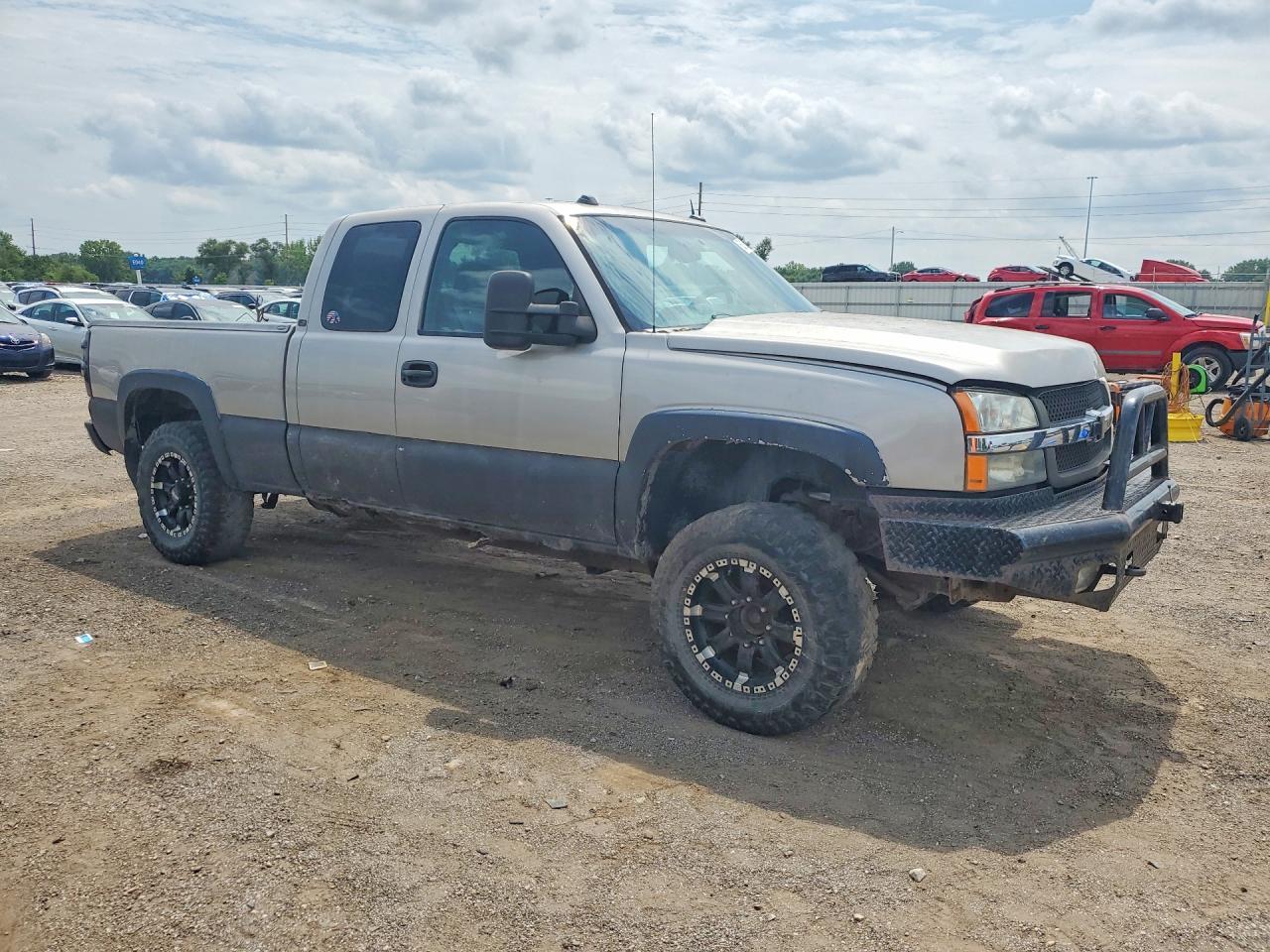 2005 Chevrolet Silverado K2500 Heavy Duty Silver vin: 1GCHK29U75E217103
