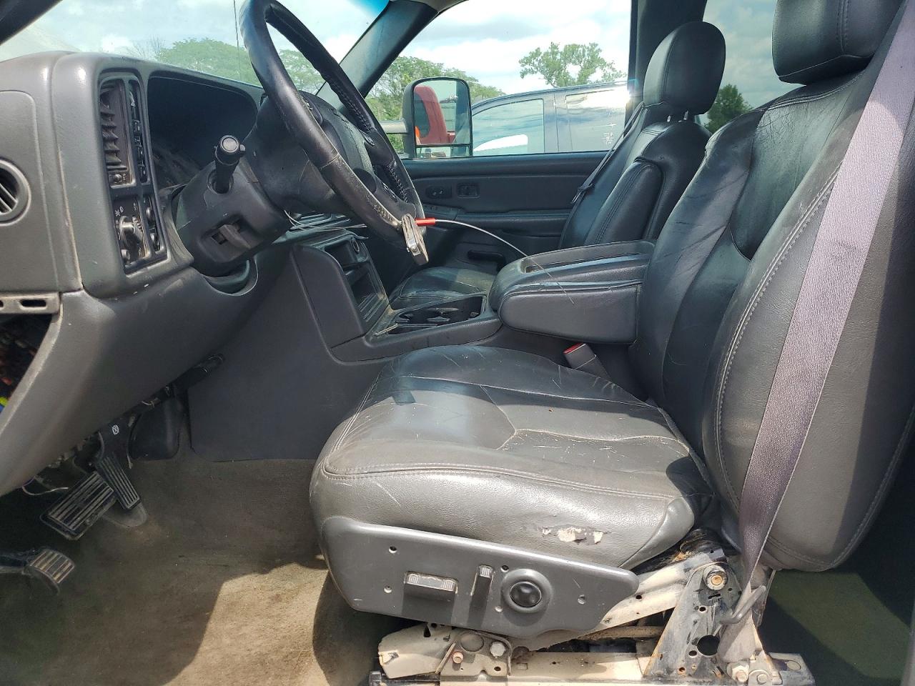 2005 Chevrolet Silverado K2500 Heavy Duty Silver vin: 1GCHK29U75E217103