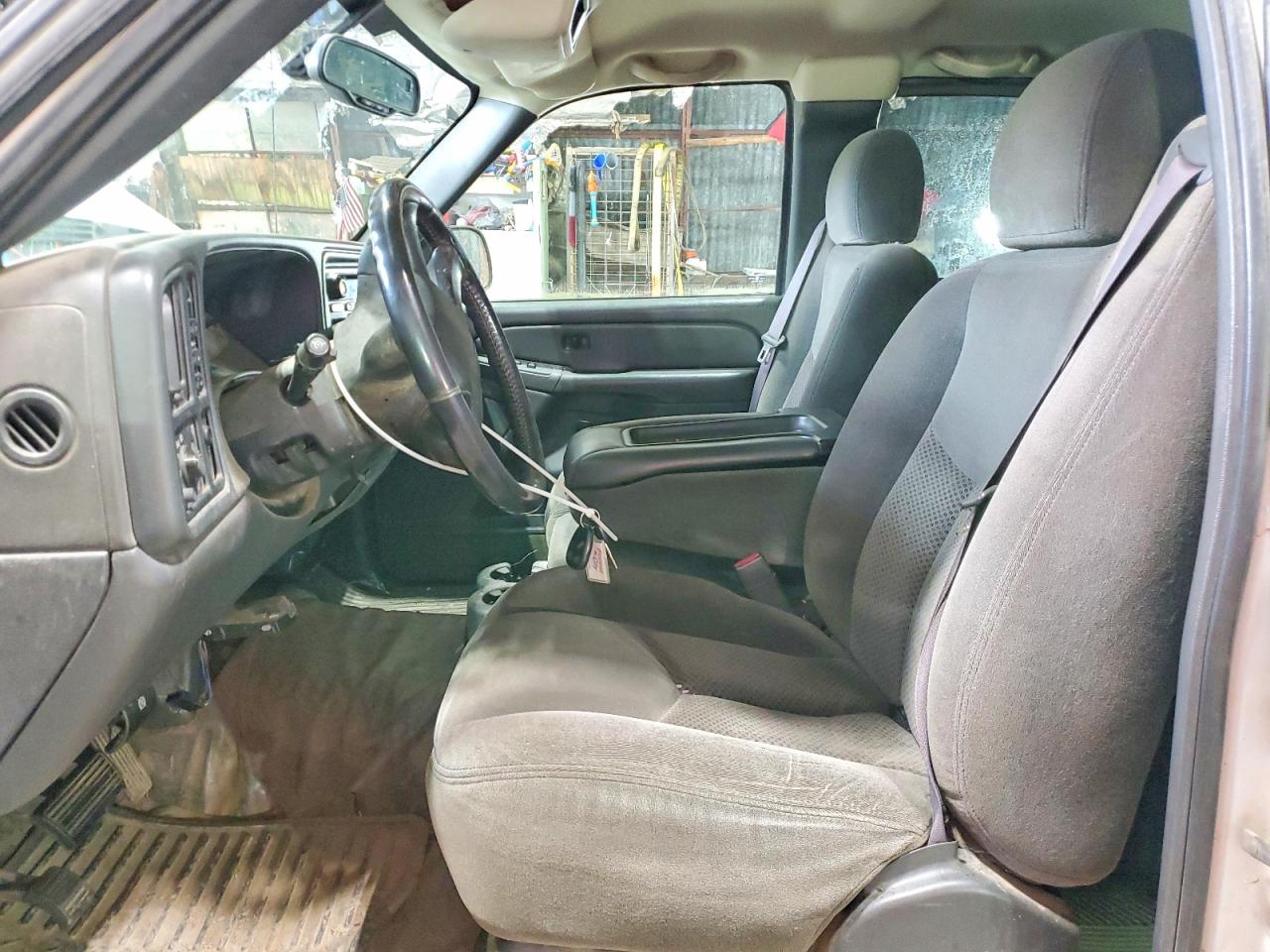 2005 Chevrolet Silverado K2500 Heavy Duty White vin: 1GCHK29U75E313362