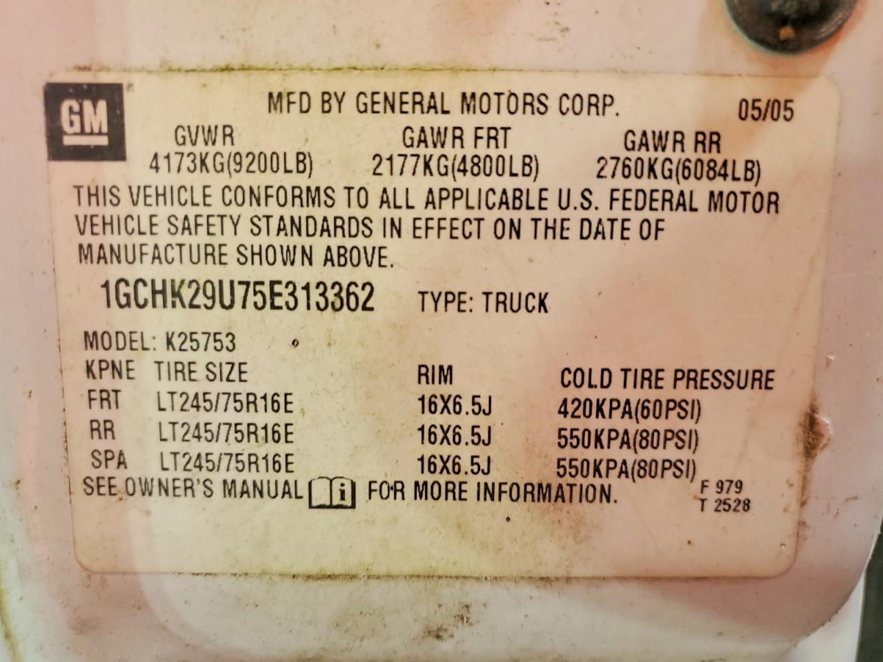 2005 Chevrolet Silverado K2500 Heavy Duty White vin: 1GCHK29U75E313362