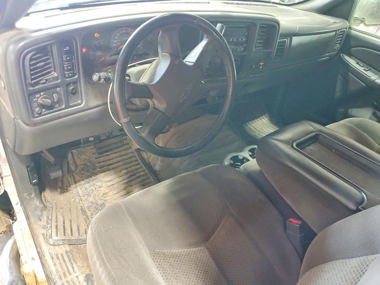 2005 Chevrolet Silverado K2500 Heavy Duty White vin: 1GCHK29U75E313362