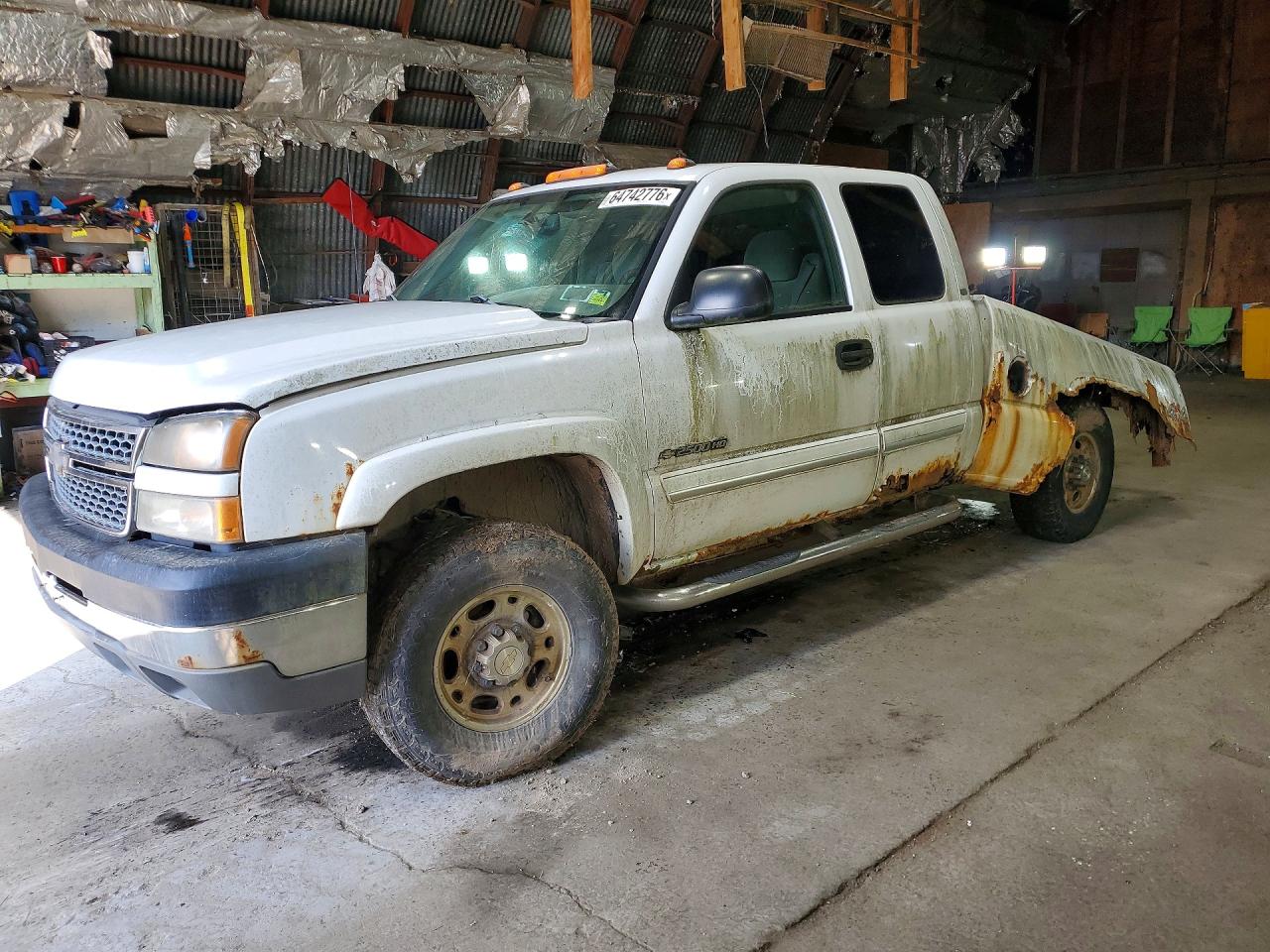 2005 Chevrolet Silverado K2500 Heavy Duty Белый vin: 1GCHK29U75E313362