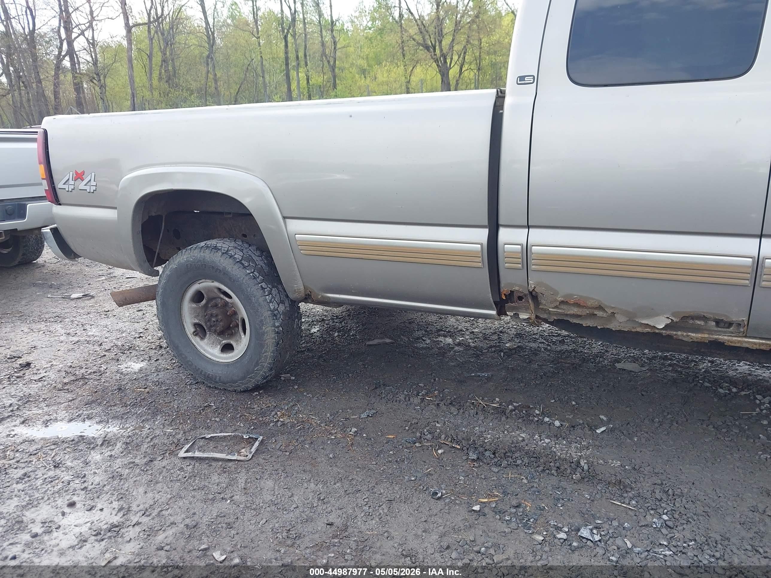2002 Chevrolet Silverado 2500hd Ls Золотой vin: 1GCHK29U92E129097