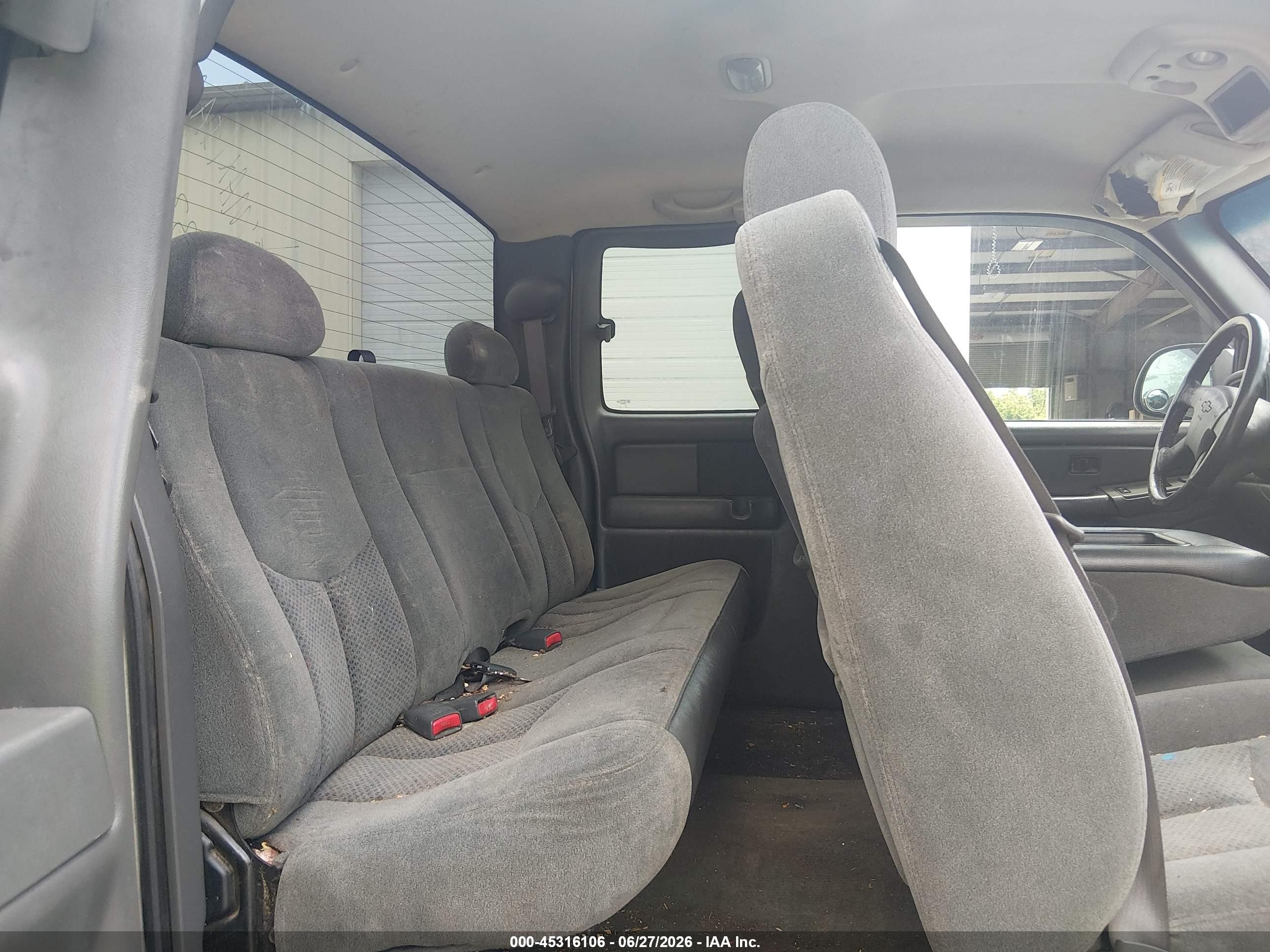 2004 Chevrolet Silverado 2500hd Ls White vin: 1GCHK29U94E208336
