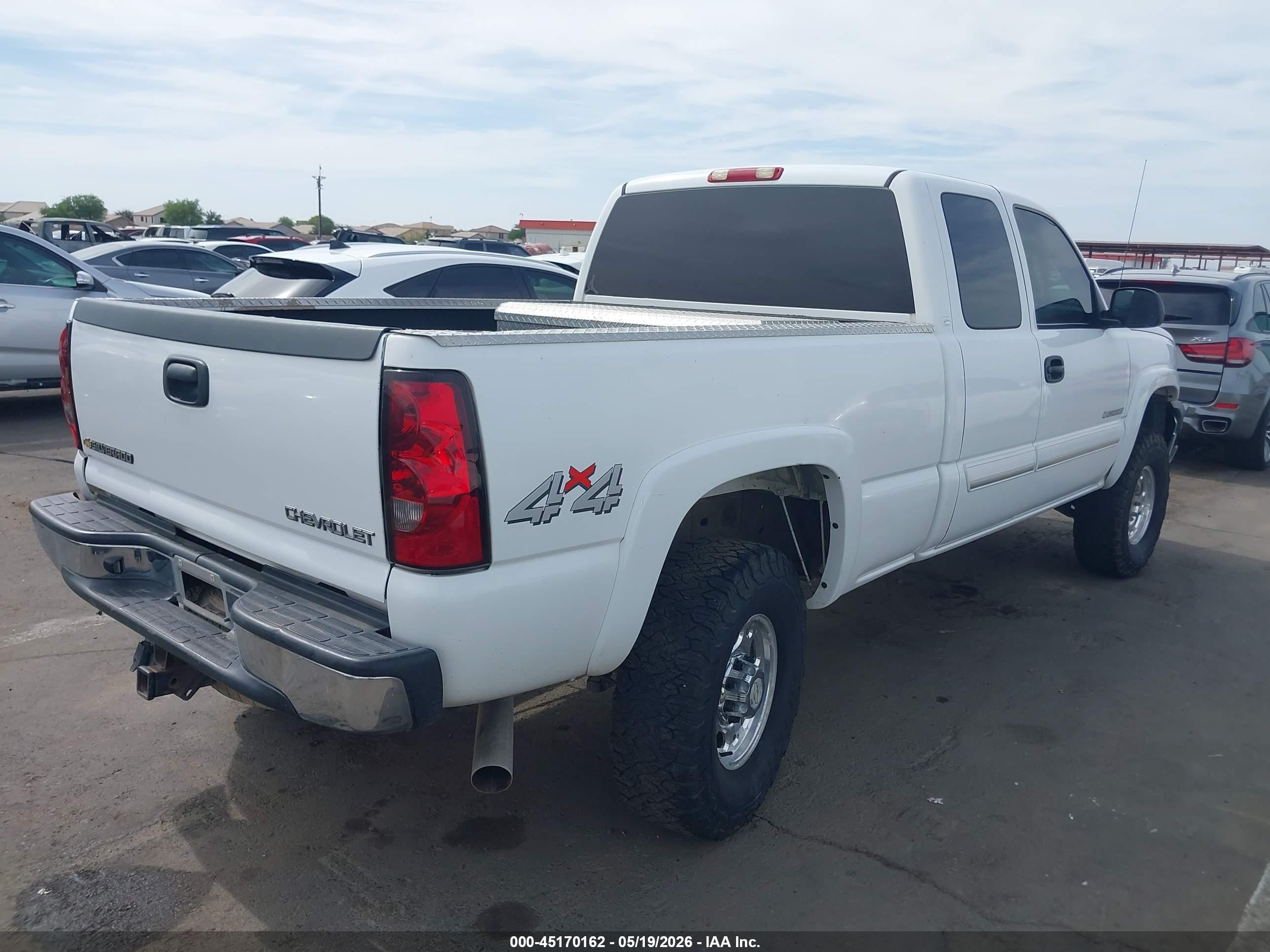 2003 Chevrolet Silverado 2500hd Ls White vin: 1GCHK29UX3E246608