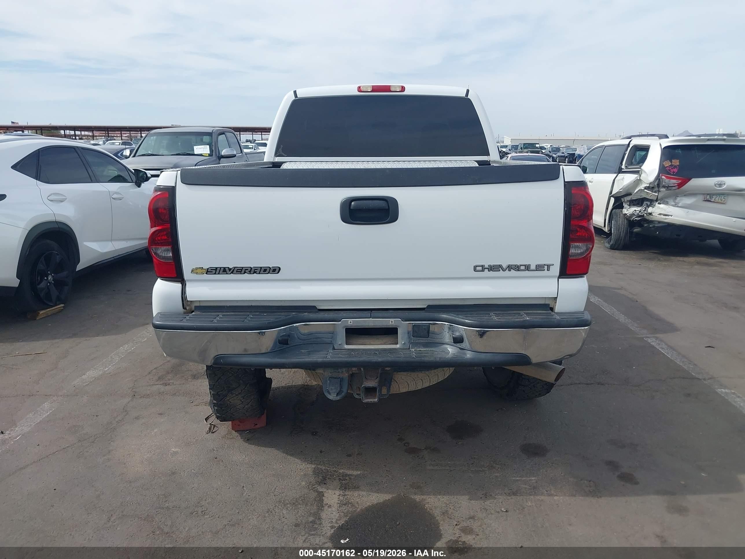 2003 Chevrolet Silverado 2500hd Ls White vin: 1GCHK29UX3E246608