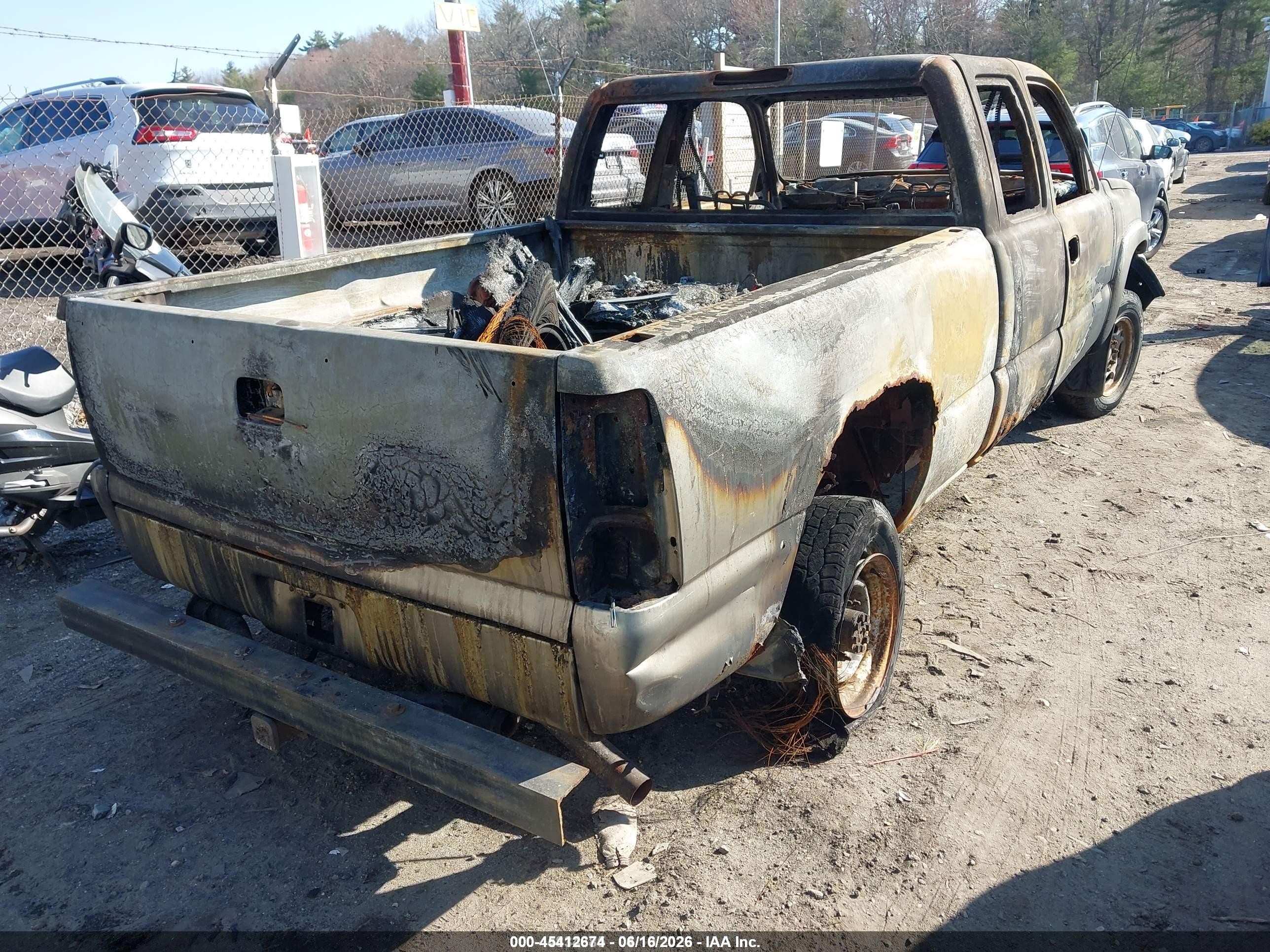 2003 Chevrolet Silverado 2500hd Ls Золотой vin: 1GCHK29UX3E324949