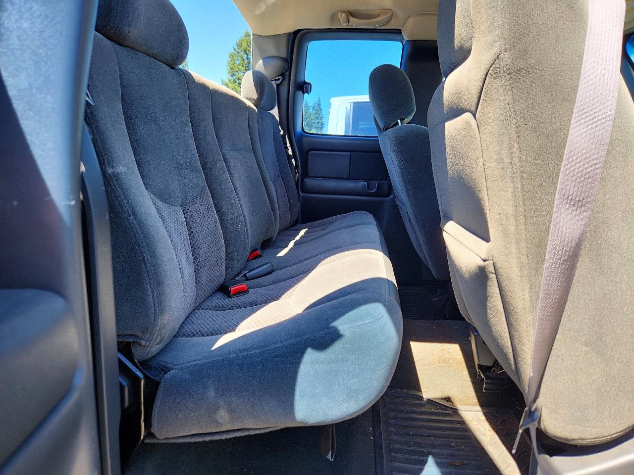2004 Chevrolet Silverado K2500 Heavy Duty Blue vin: 1GCHK29UX4E198349