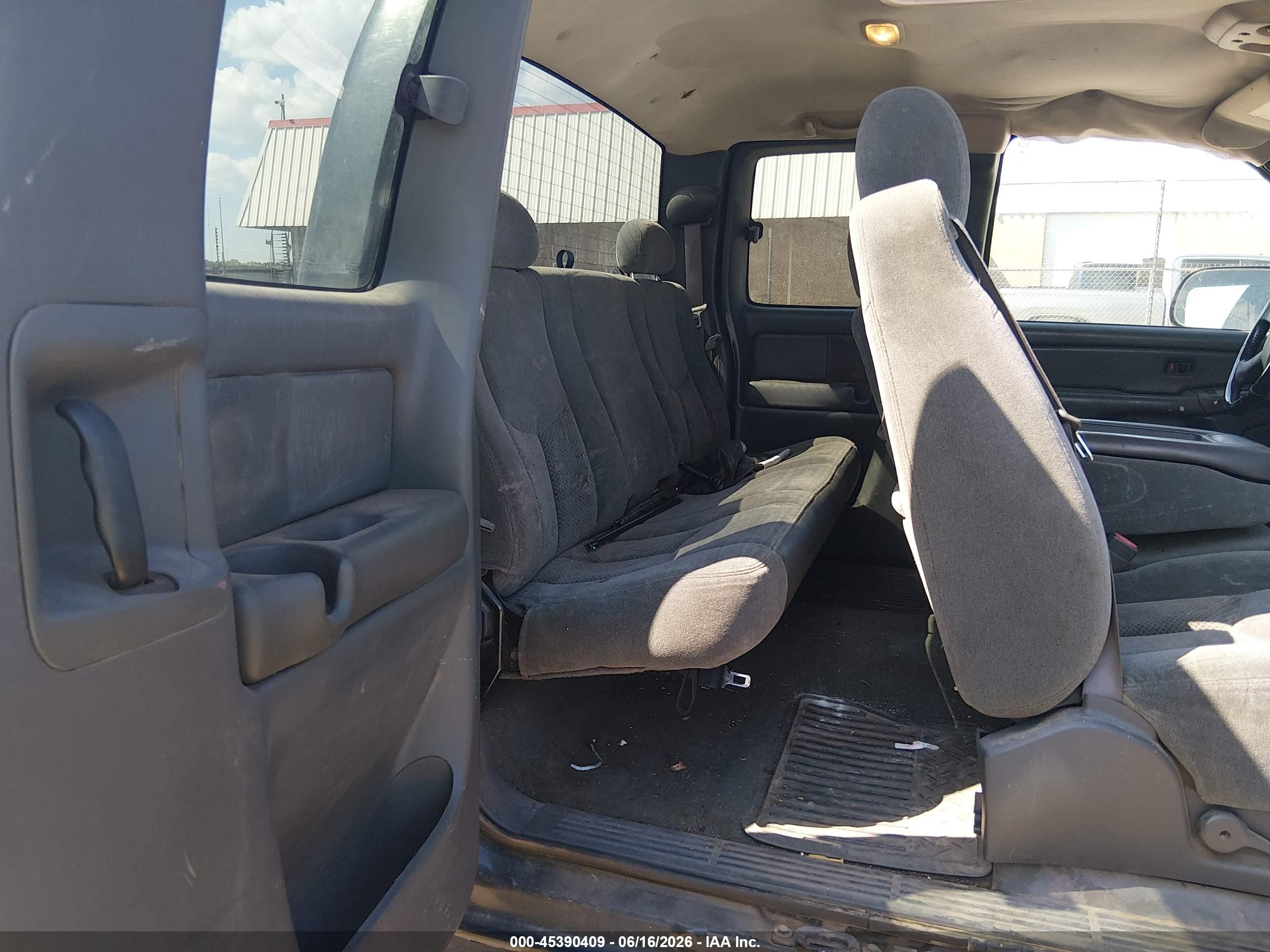 2004 Chevrolet Silverado 2500hd Ls Gray vin: 1GCHK29UX4E240373